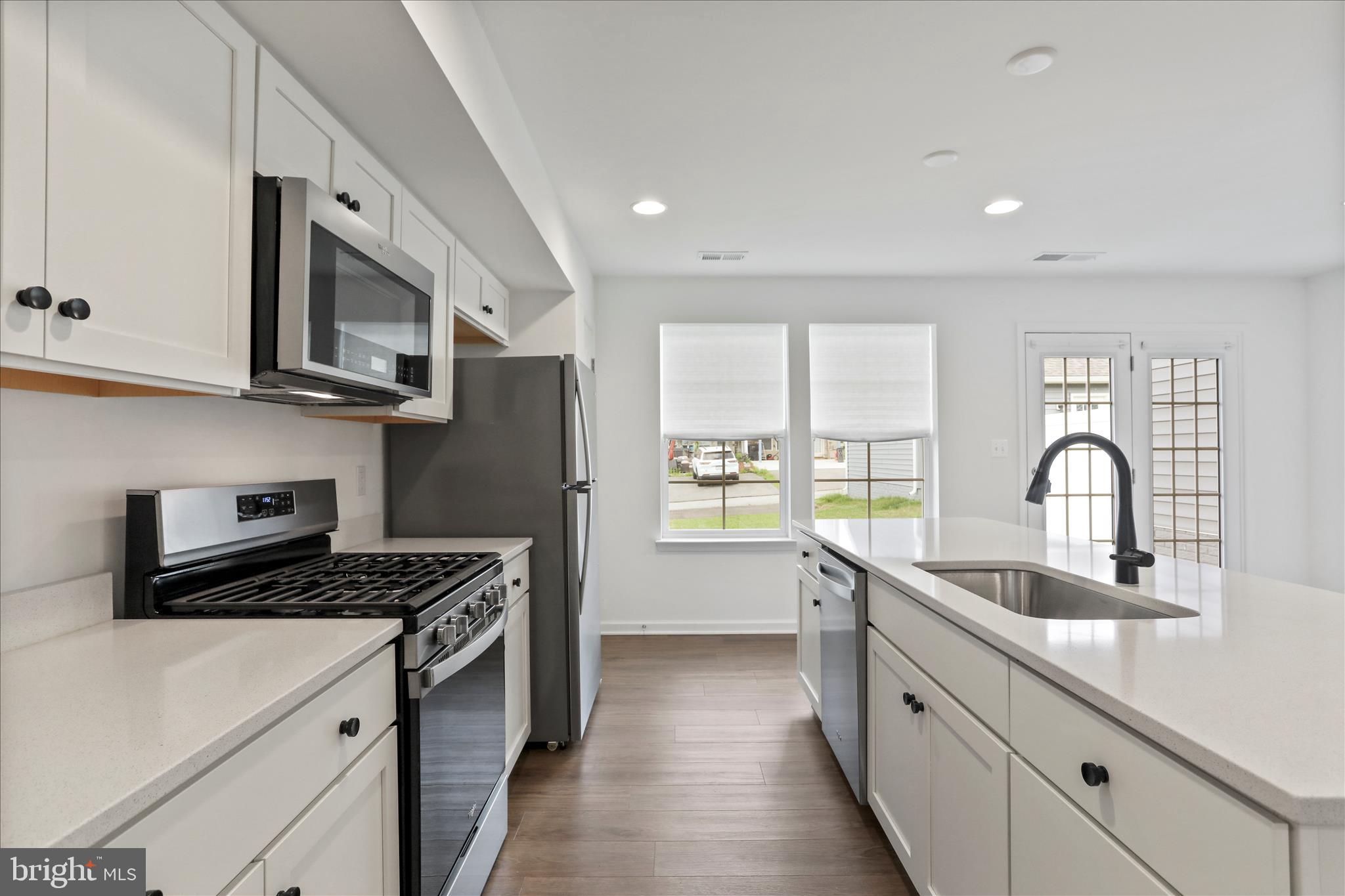 HUNTFIELD - Residential Lease