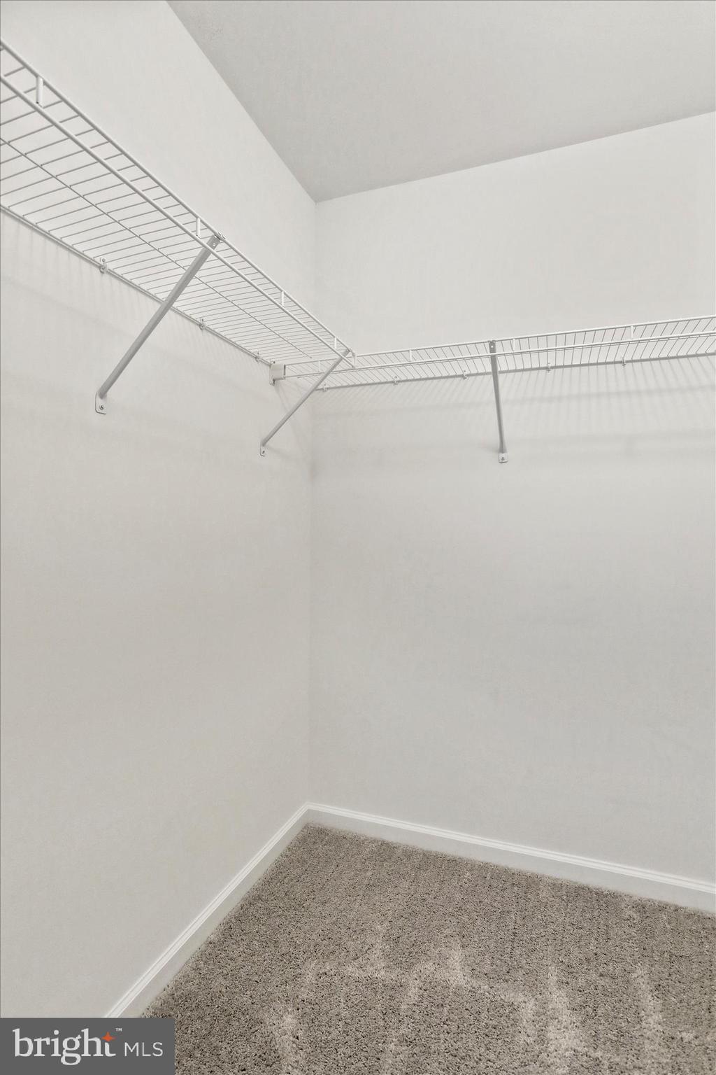 HUNTFIELD - Residential Lease