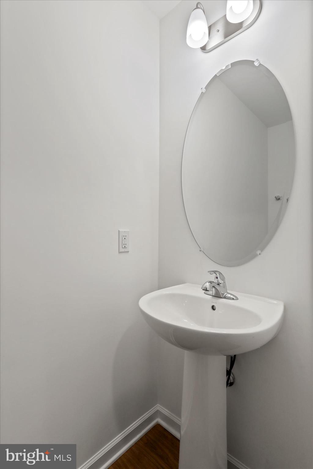 HUNTFIELD - Residential Lease