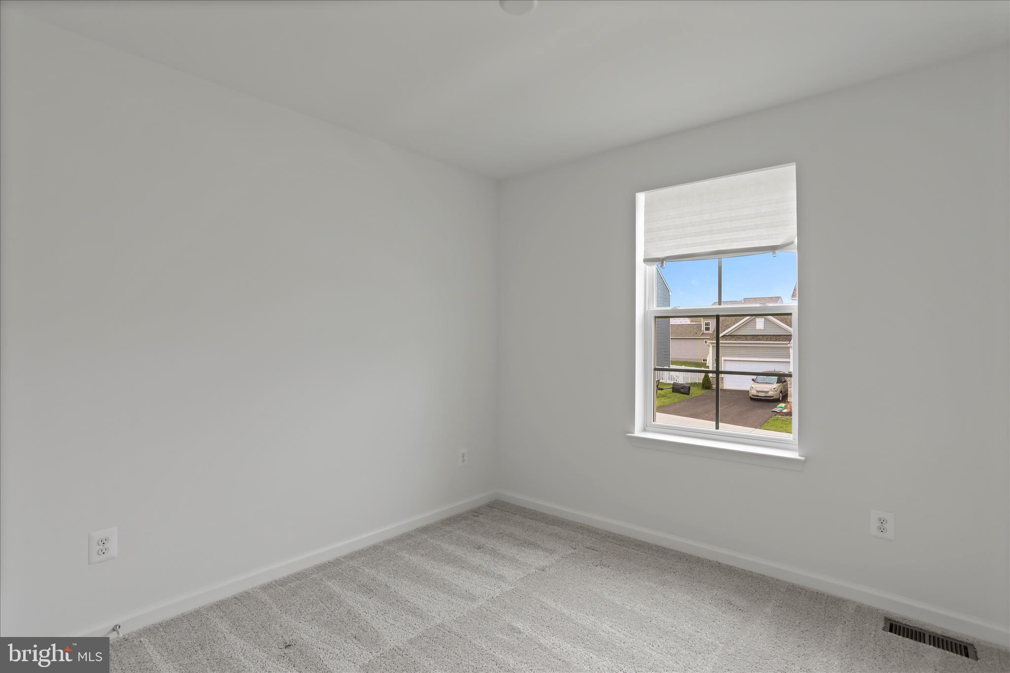 HUNTFIELD - Residential Lease