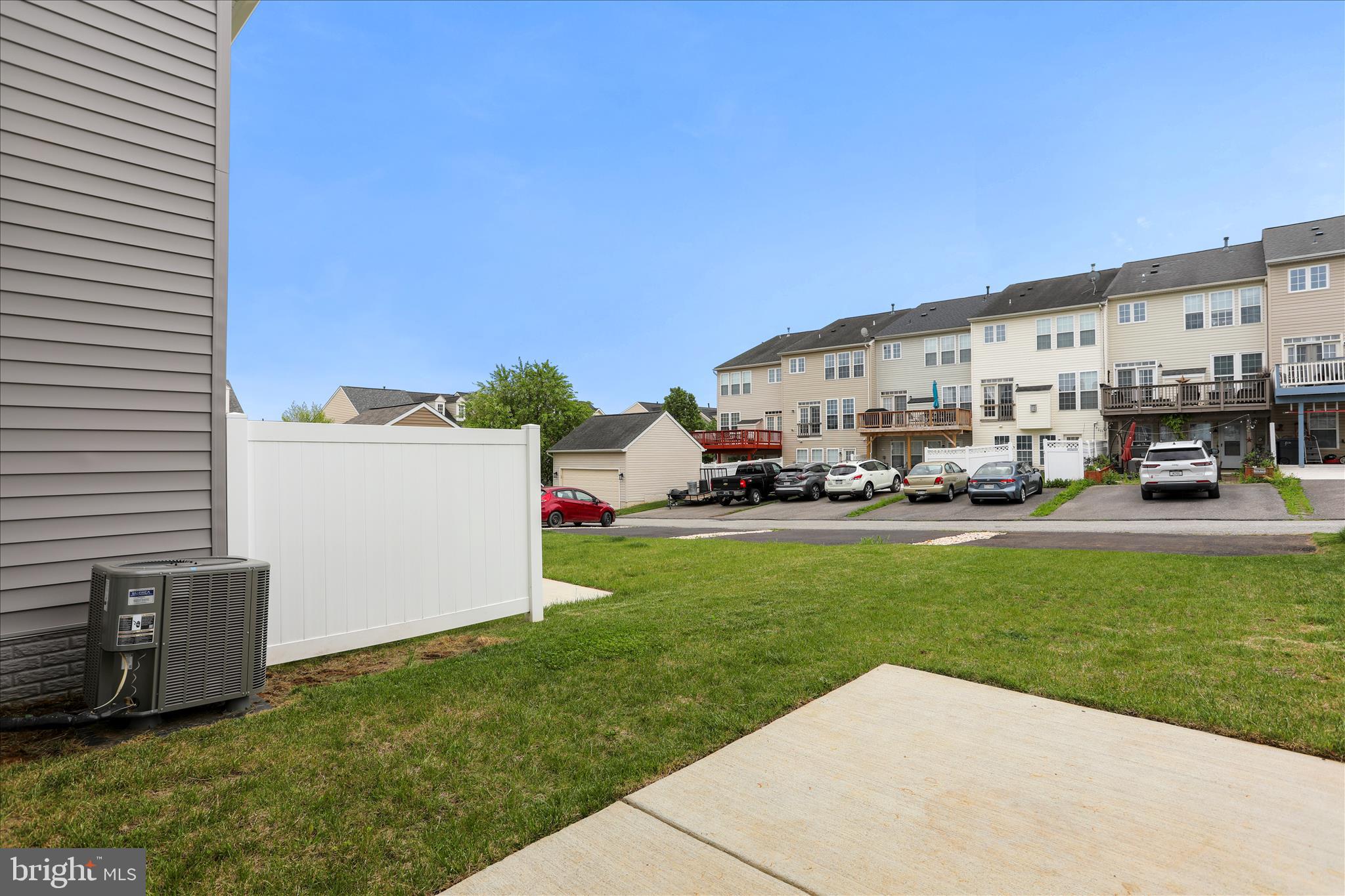 HUNTFIELD - Residential Lease