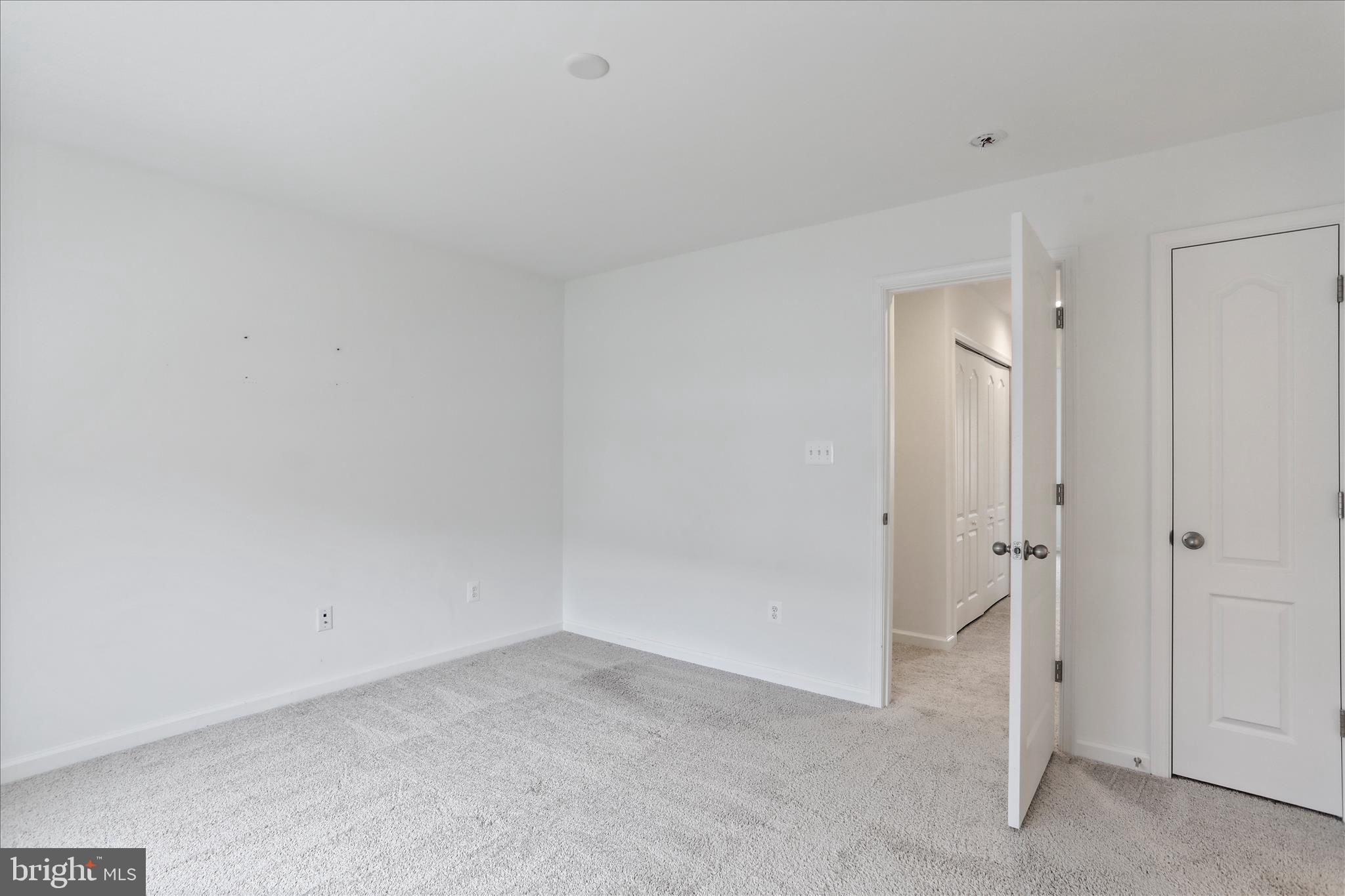 HUNTFIELD - Residential Lease