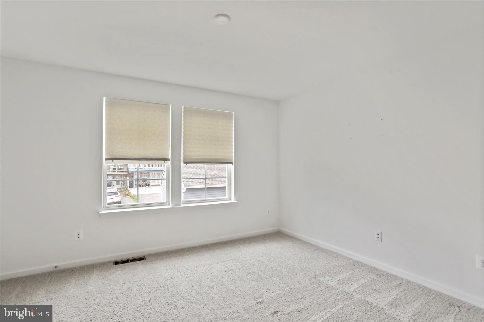 HUNTFIELD - Residential Lease