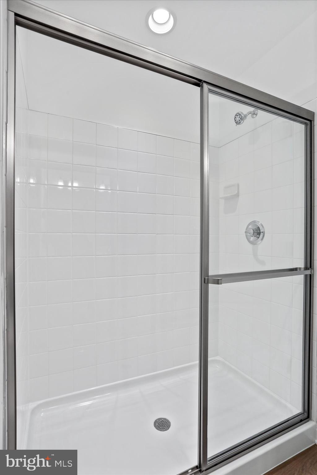 HUNTFIELD - Residential Lease