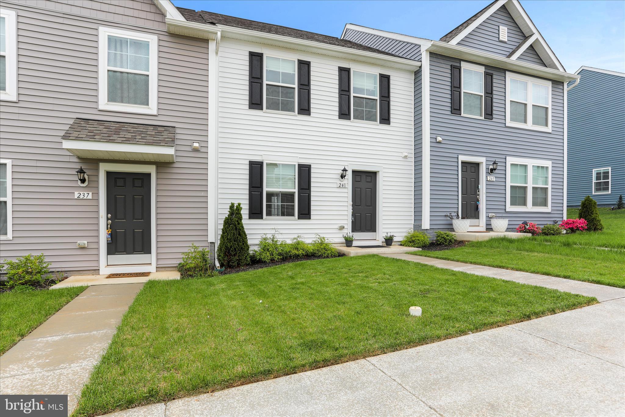 HUNTFIELD - Residential Lease