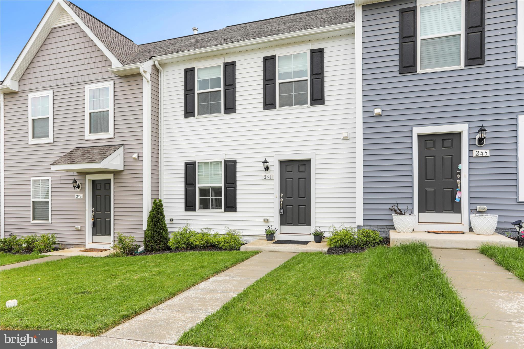 HUNTFIELD - Residential Lease