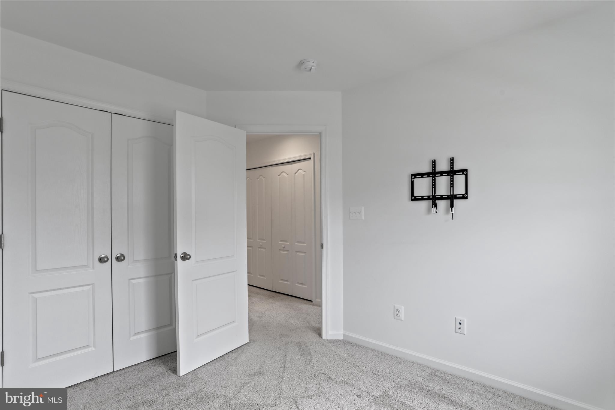 HUNTFIELD - Residential Lease