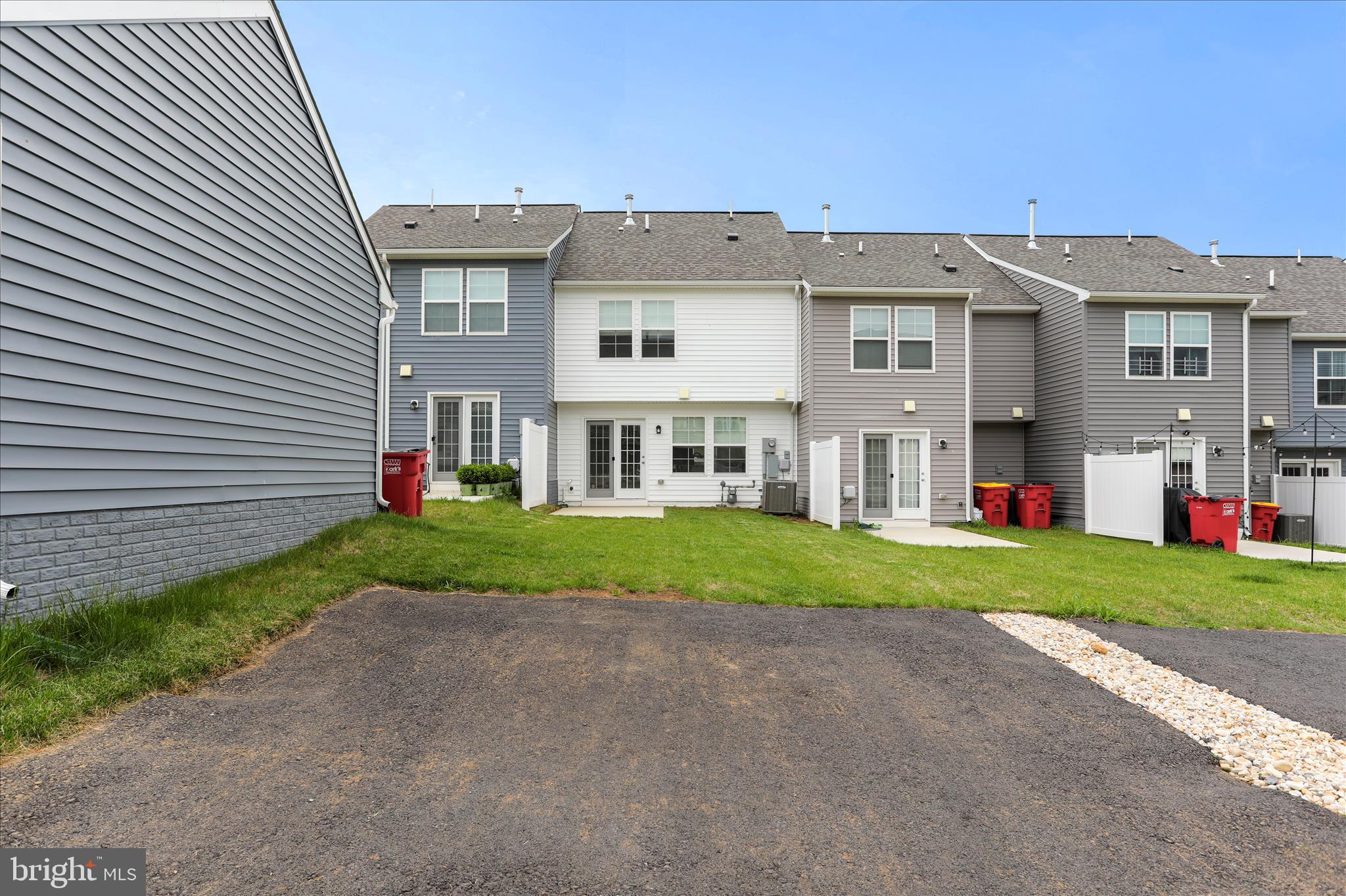 HUNTFIELD - Residential Lease