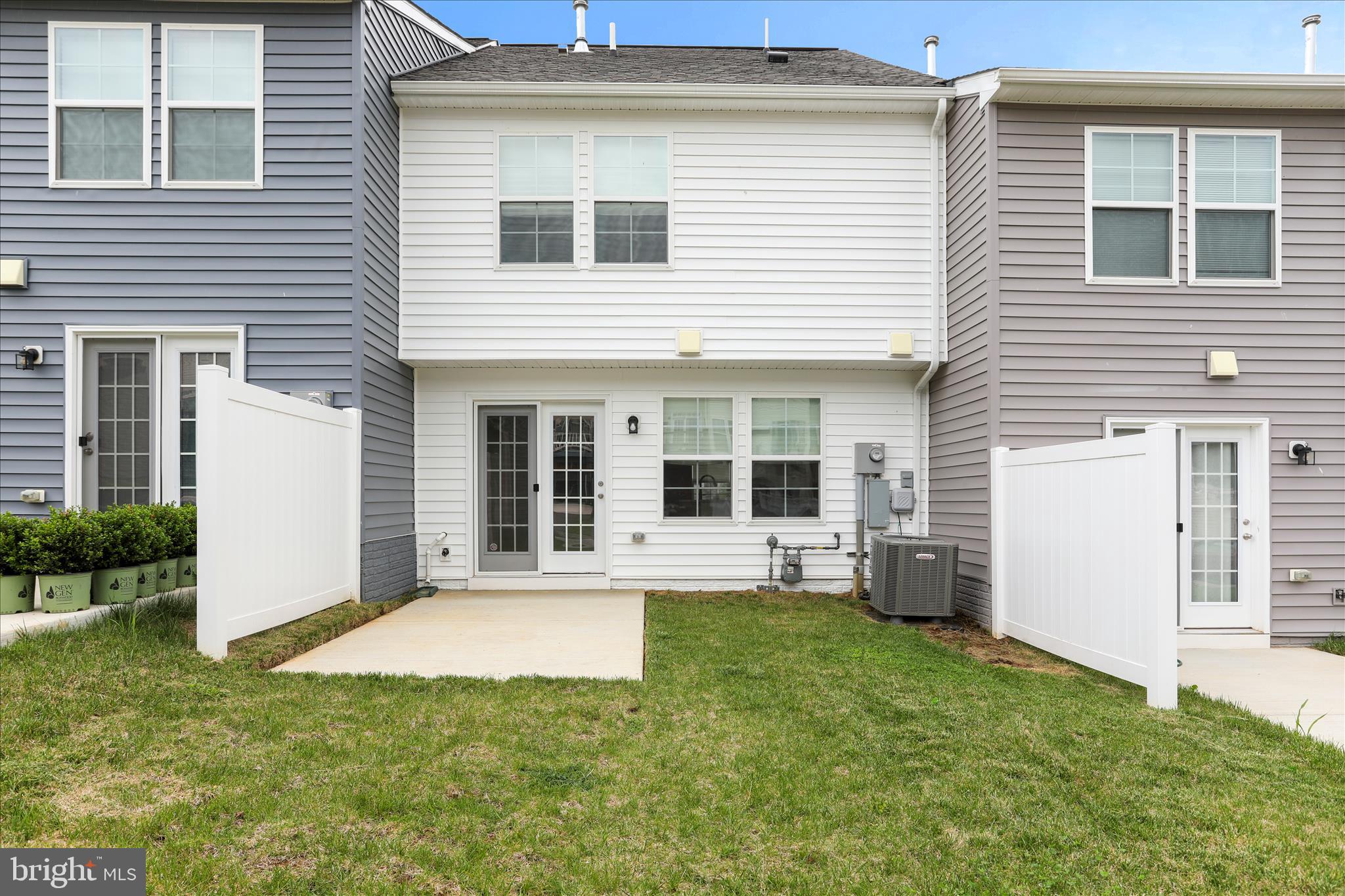 HUNTFIELD - Residential Lease