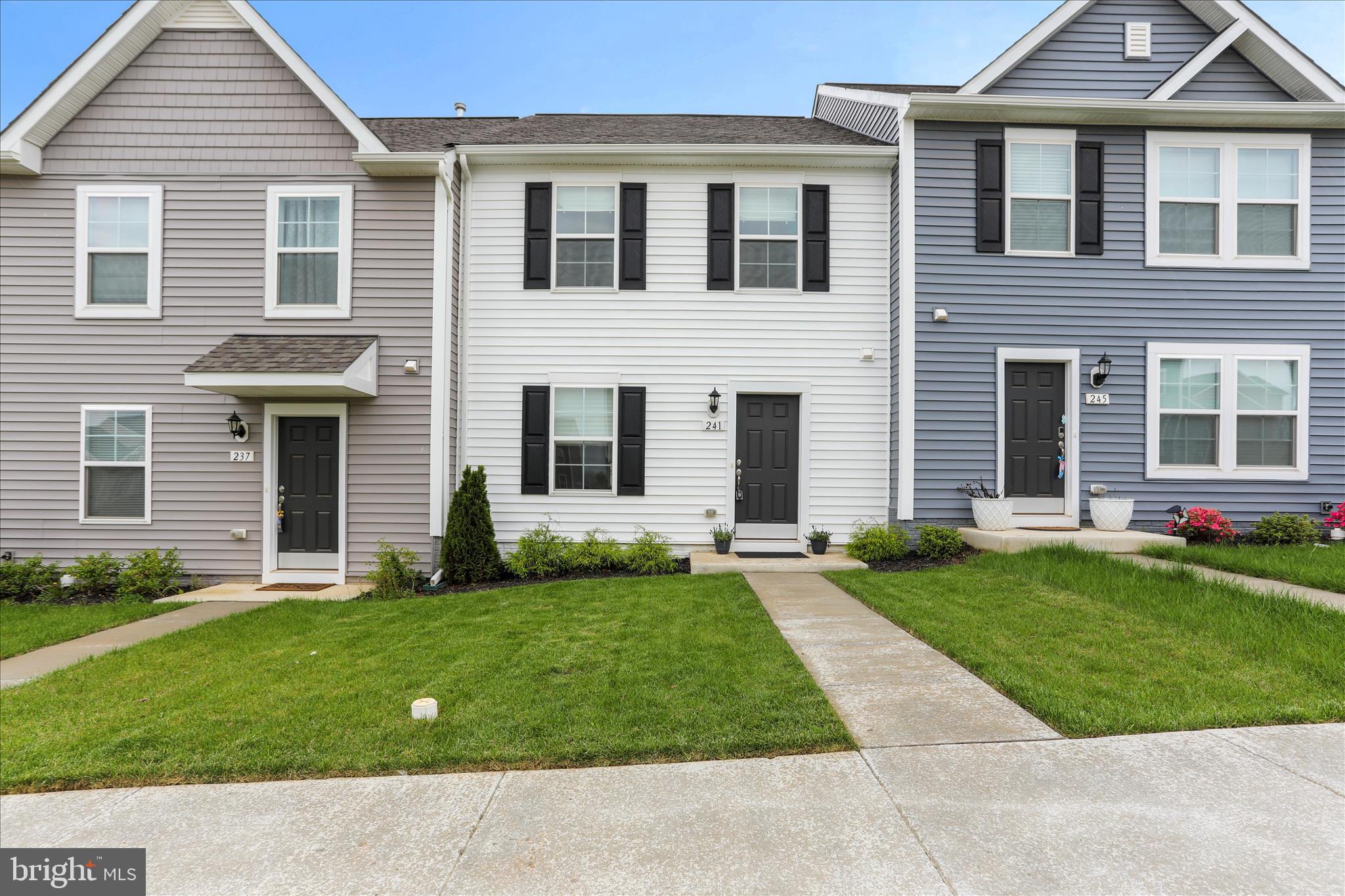 HUNTFIELD - Residential Lease