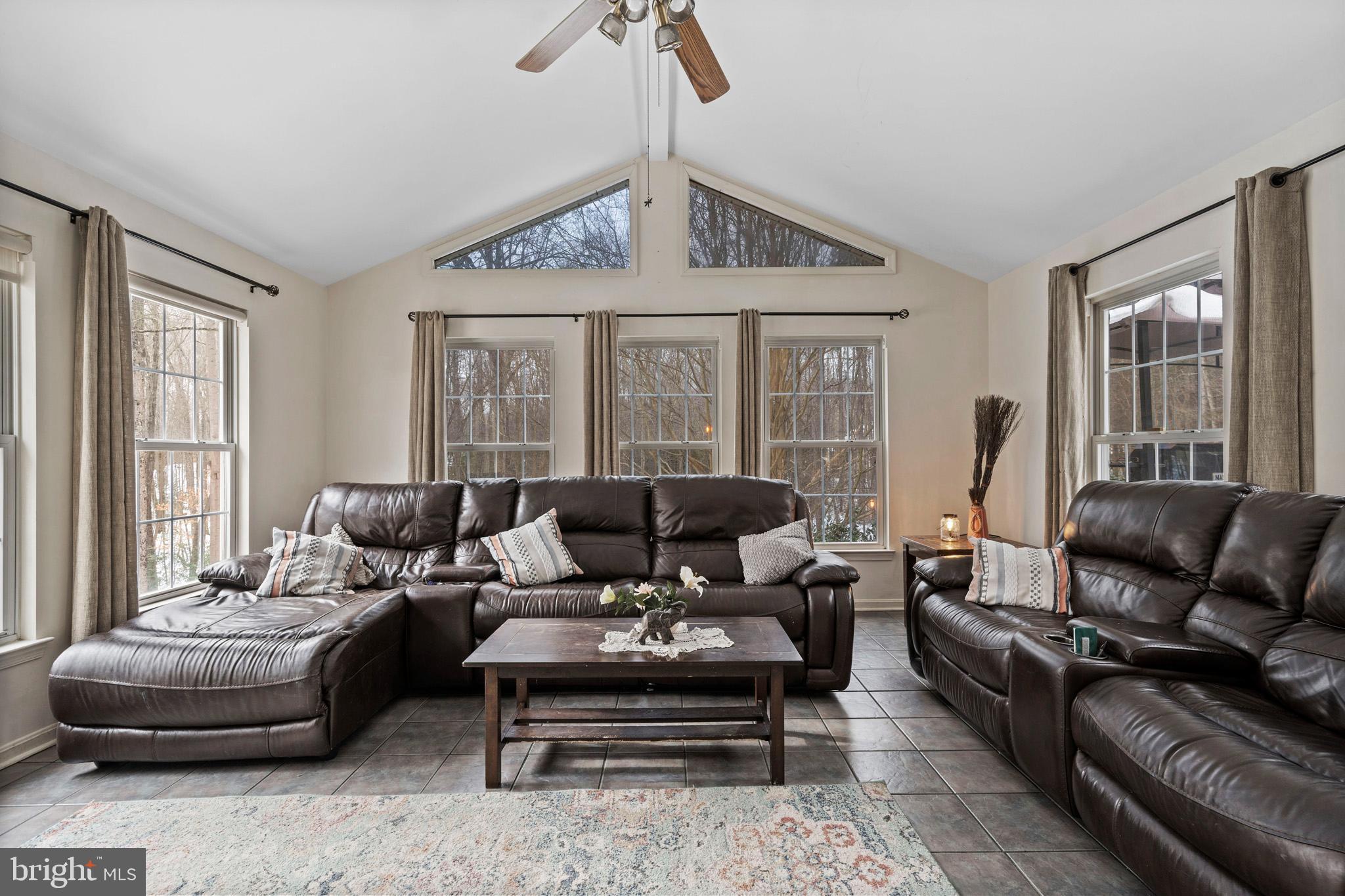 OLDE COUNTRY ESTATES SUB - Residential