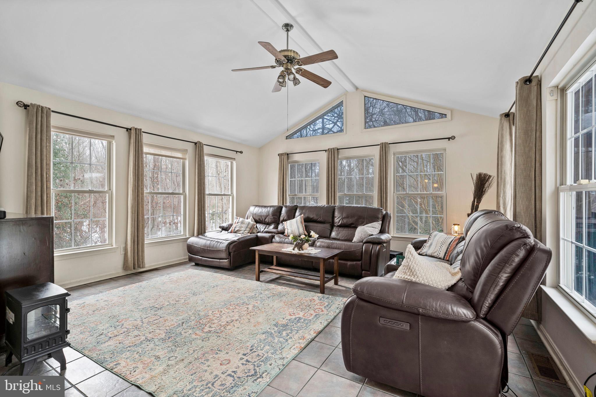 OLDE COUNTRY ESTATES SUB - Residential