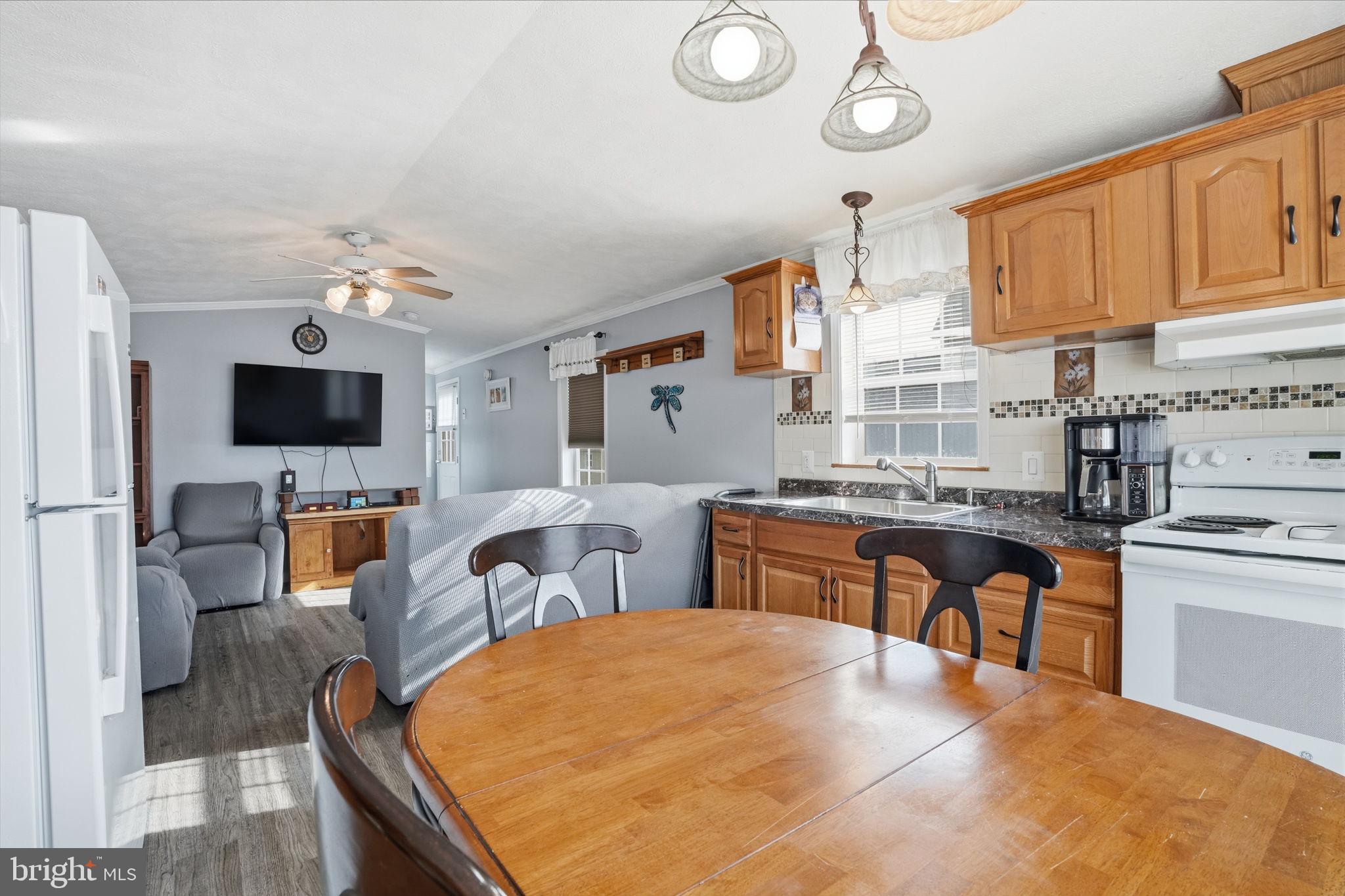 EASTERN DAWN MHP - Residential