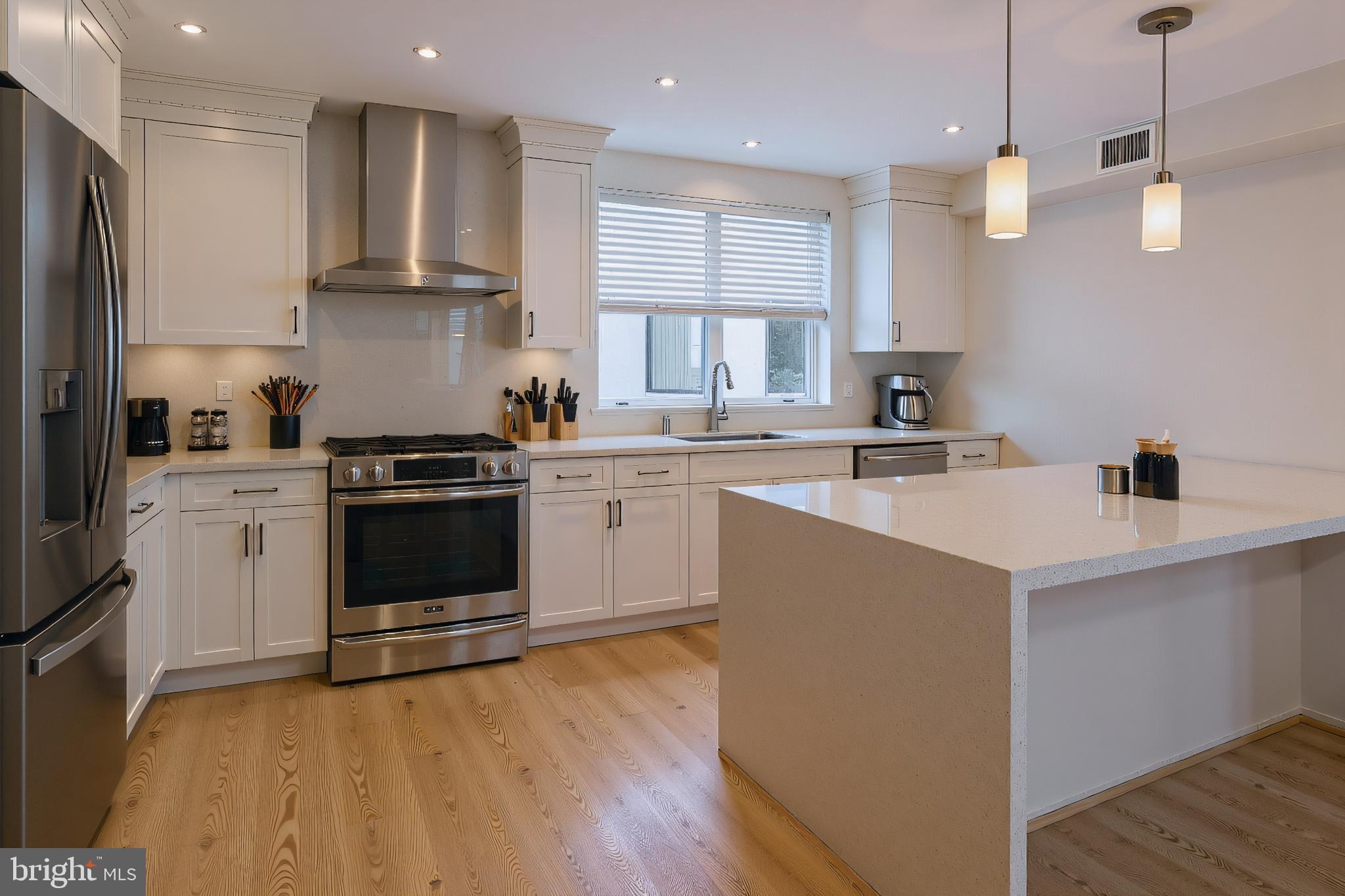 POINT BREEZE - Residential