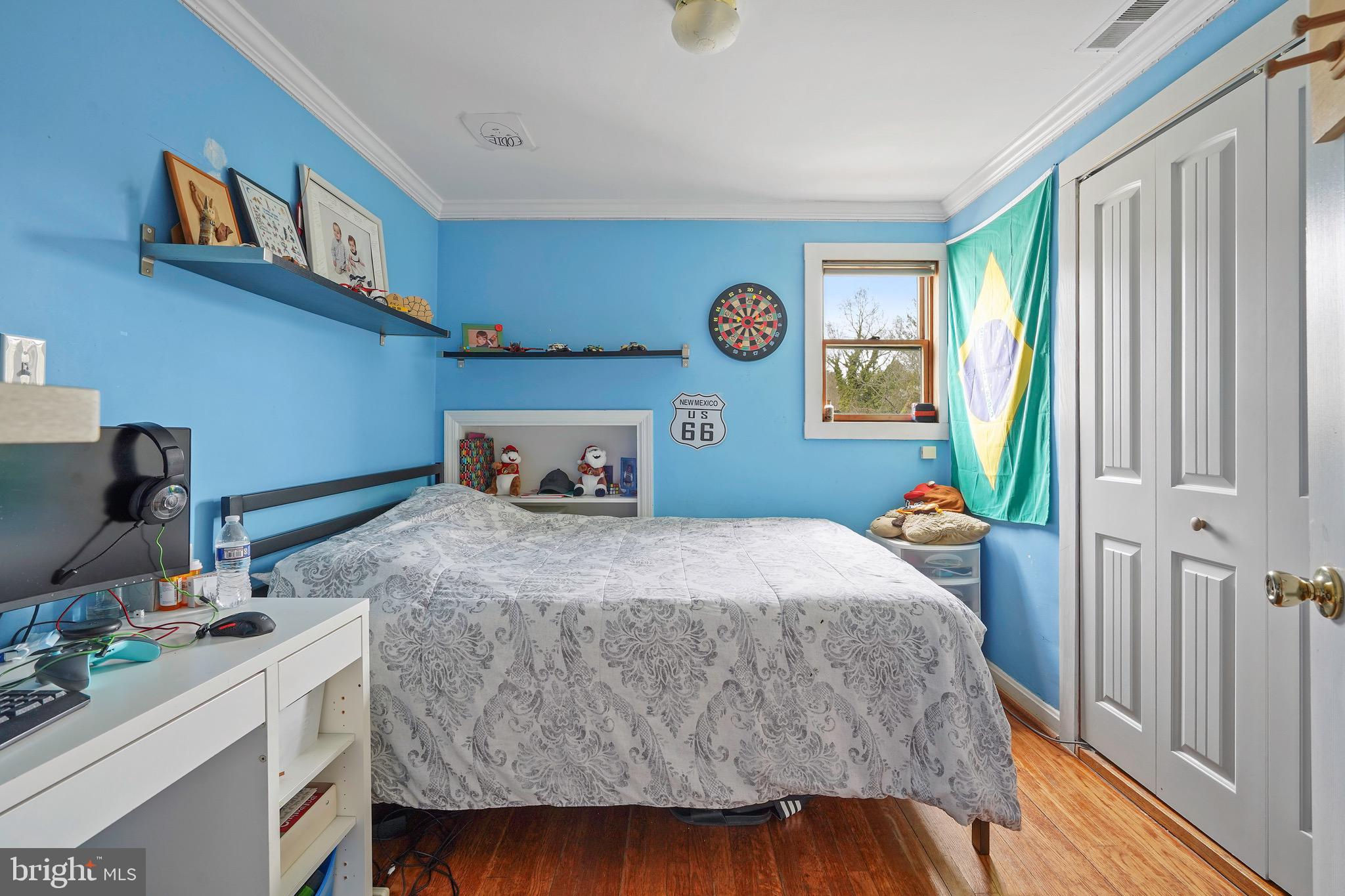 BETHESDA OUTSIDE - Residential