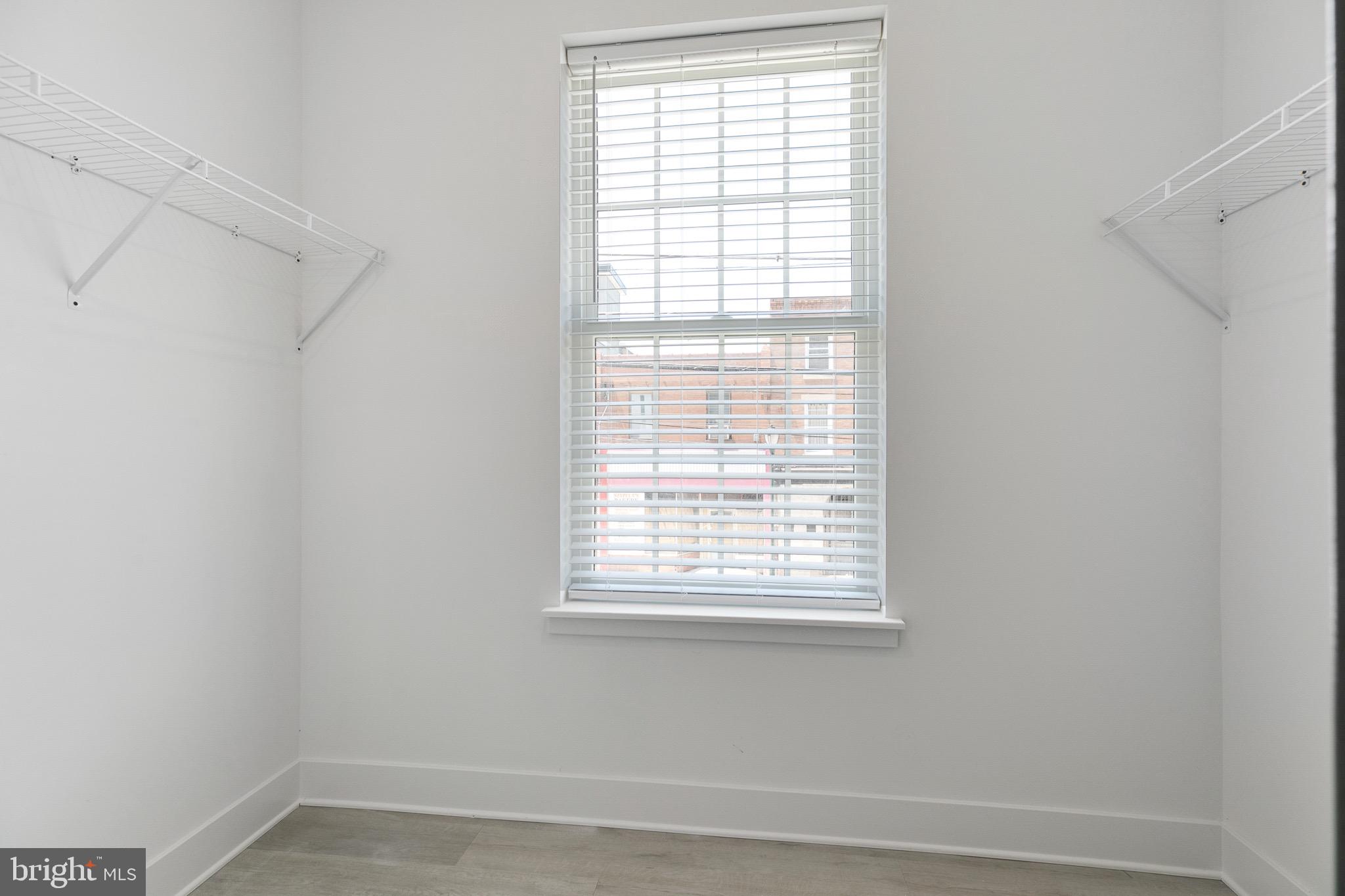 PORT RICHMOND - Residential Lease