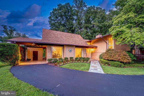 Photo of 7802 Wincanton Court, FALLS CHURCH, VA 22043 (MLS # VAFX2319776)