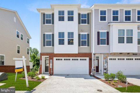 Townhouse For Sale - 9749 Gaelic Pl Place<br/> WALDORF, MD 20601