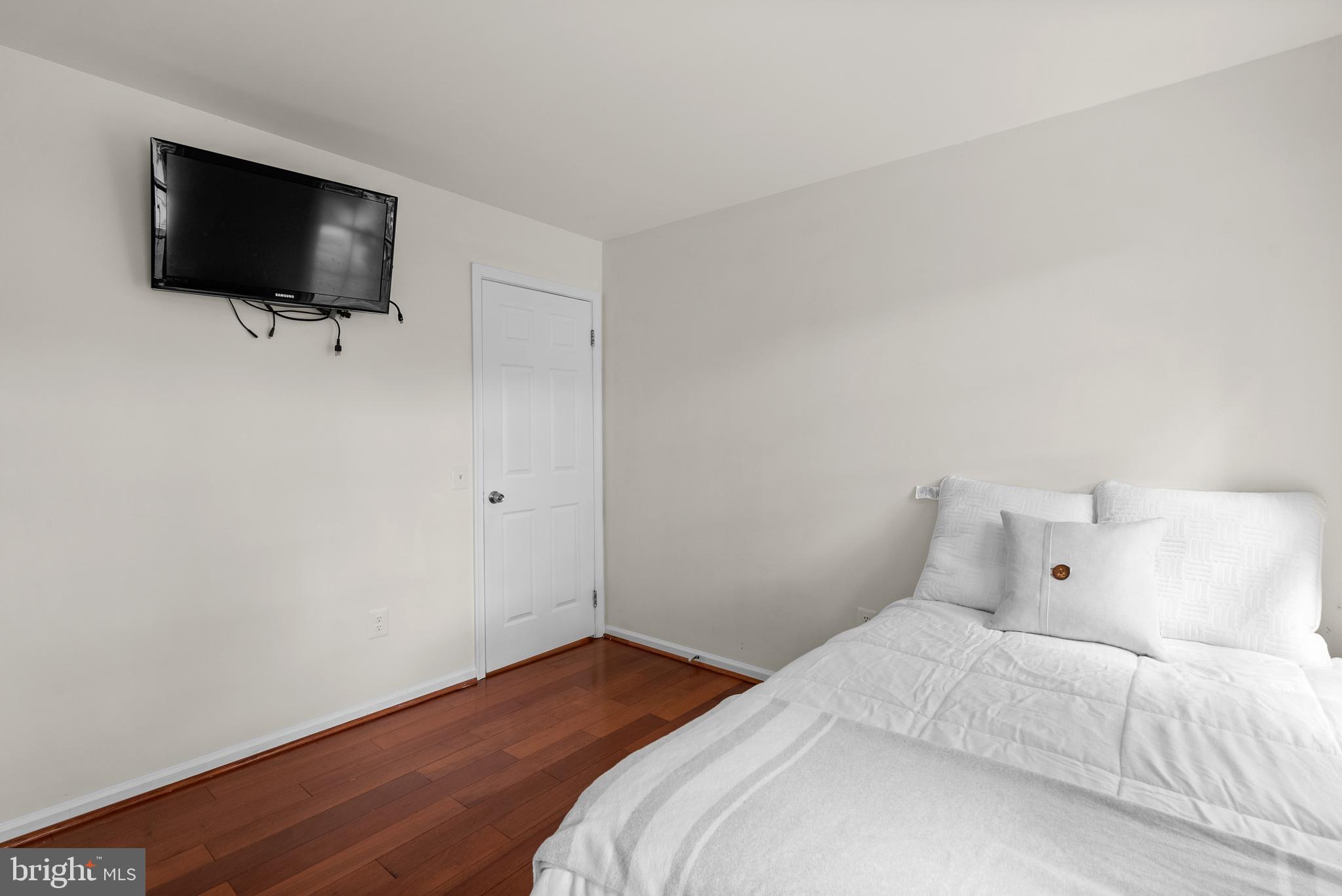 POTOMAC RIDGE - Residential