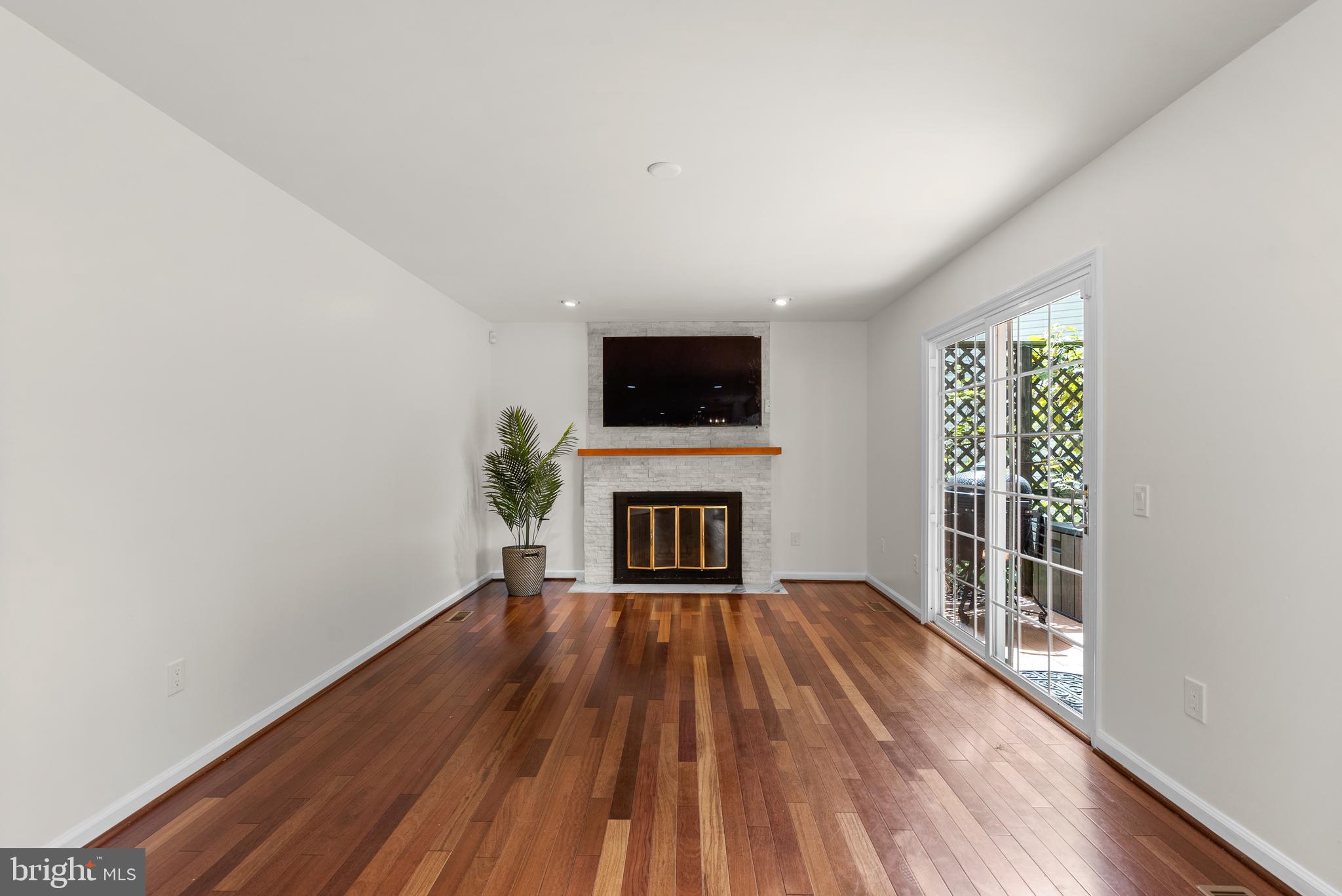 POTOMAC RIDGE - Residential