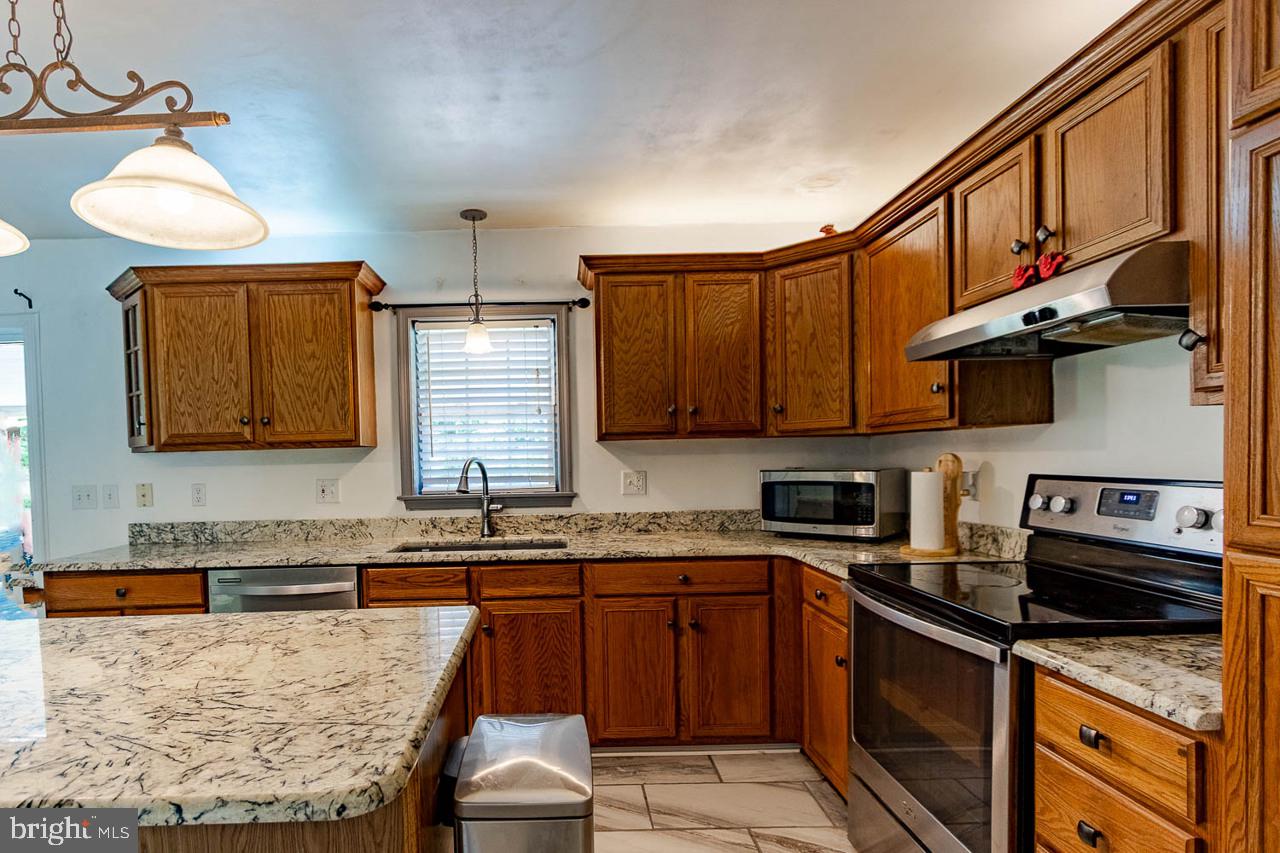 175 CREEKSIDE LANE