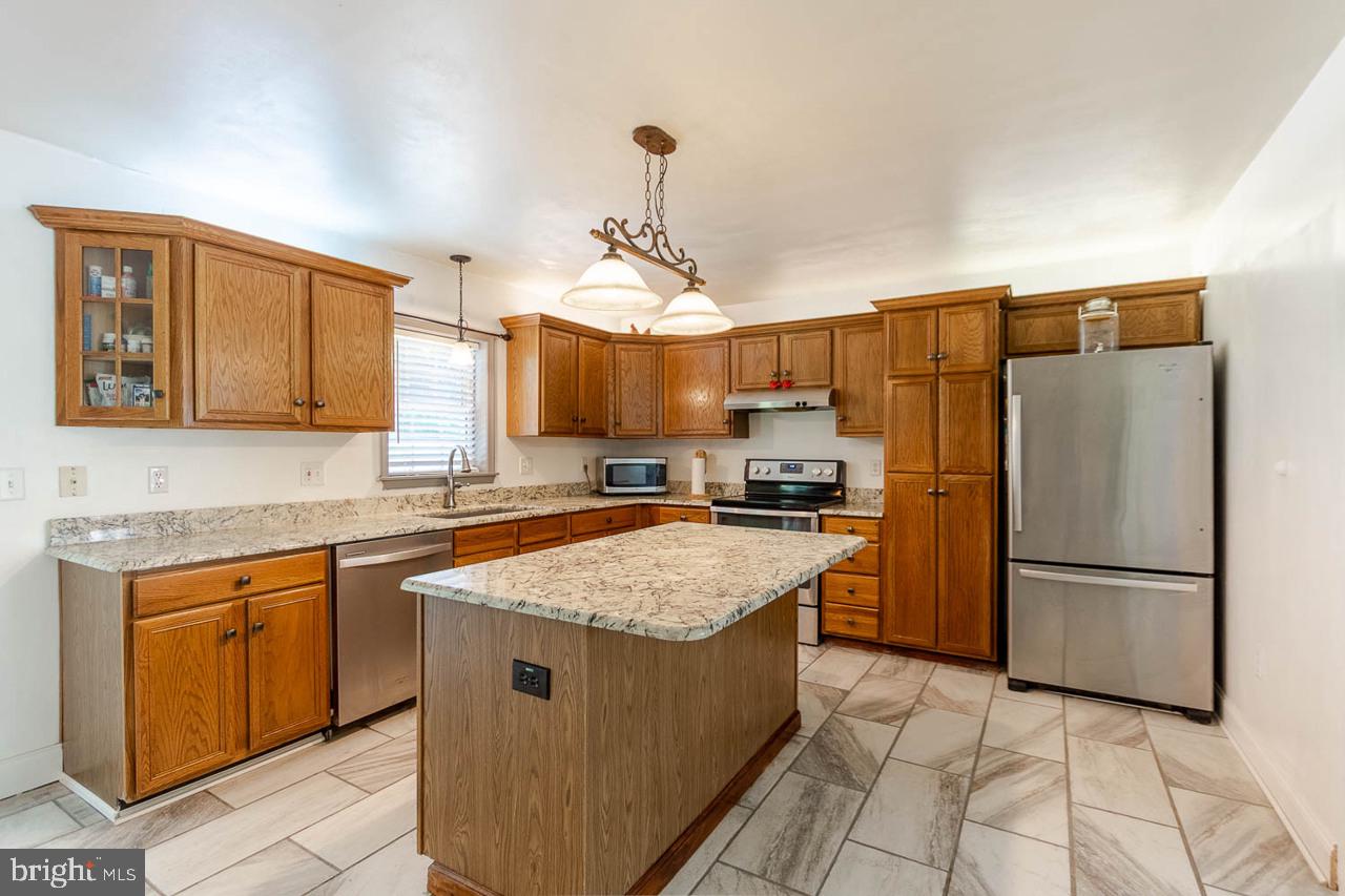 175 CREEKSIDE LANE