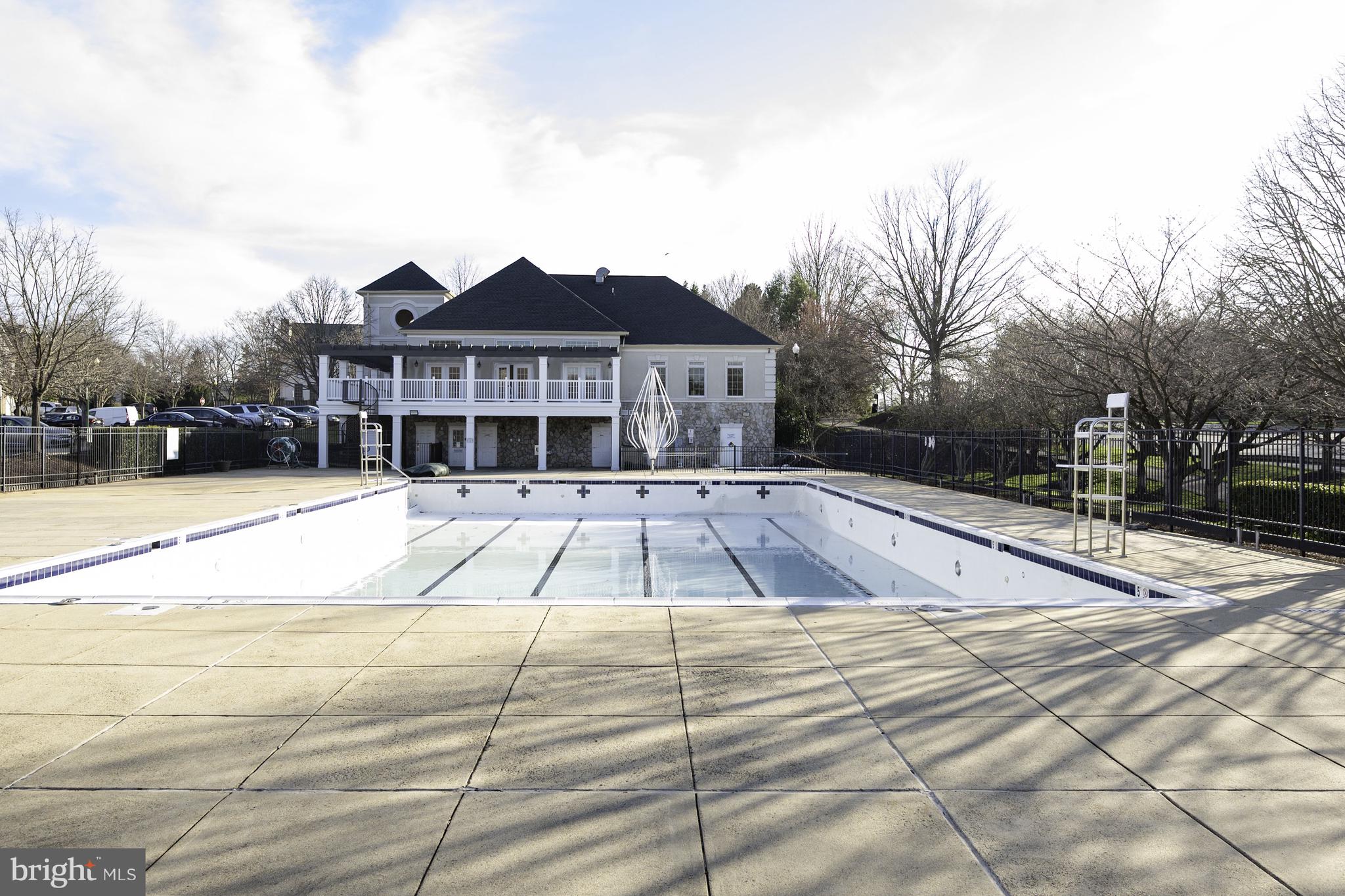 POTOMAC LAKES - Residential