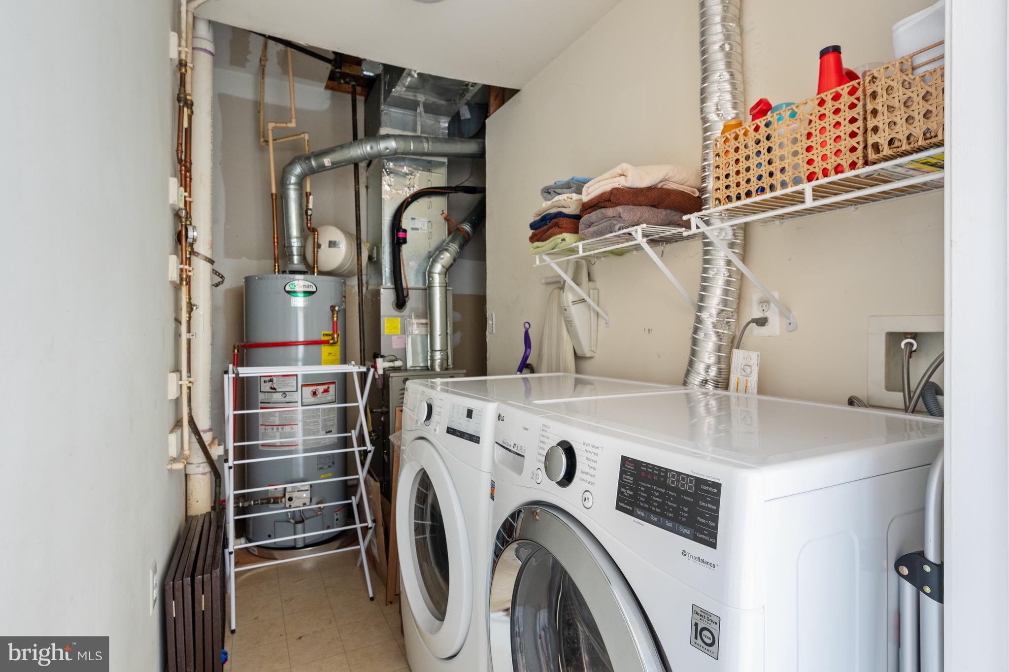 POTOMAC LAKES - Residential