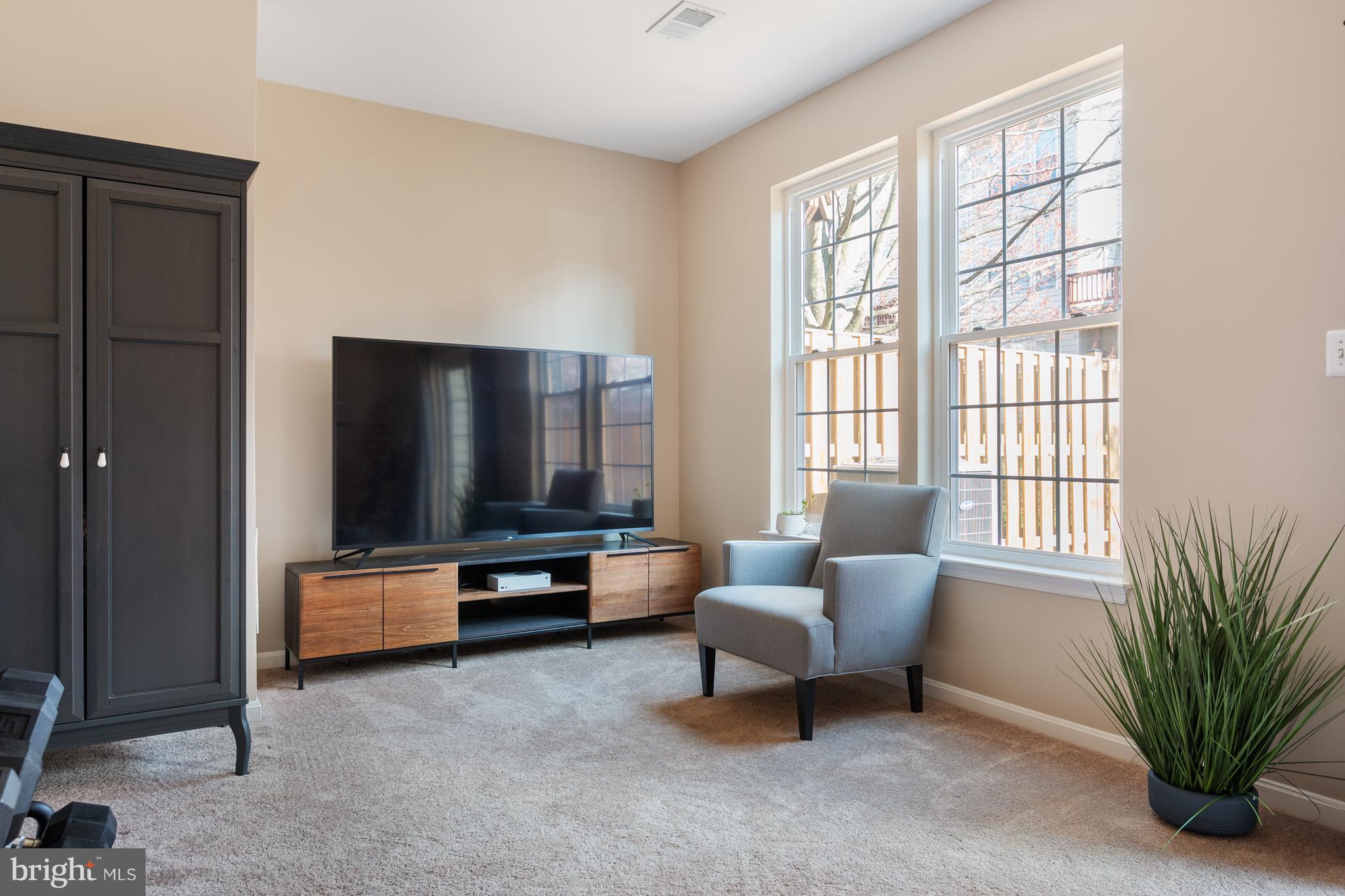 POTOMAC LAKES - Residential