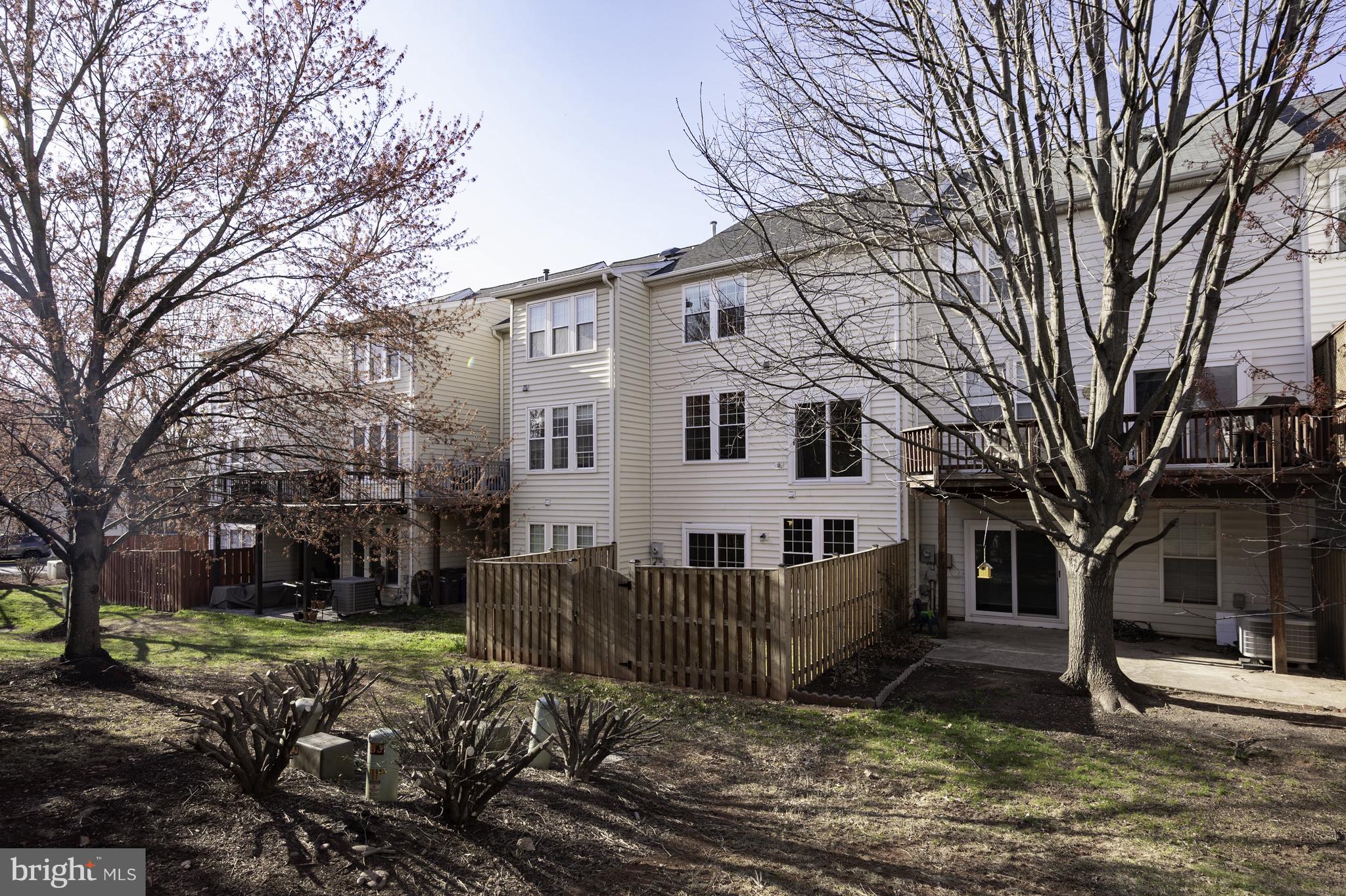 POTOMAC LAKES - Residential