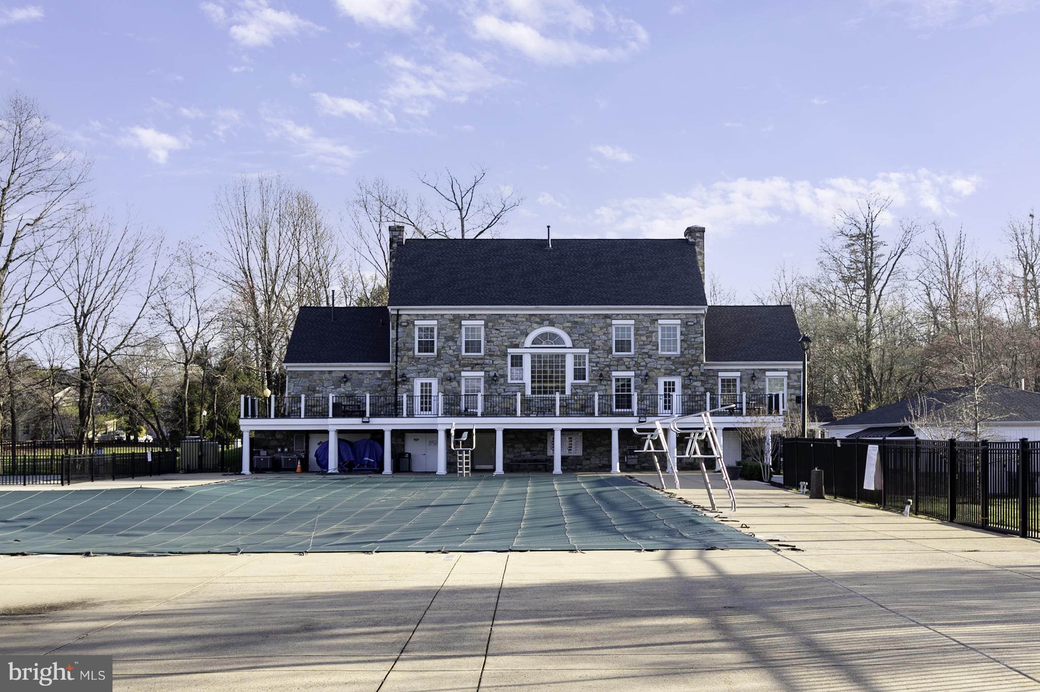 POTOMAC LAKES - Residential