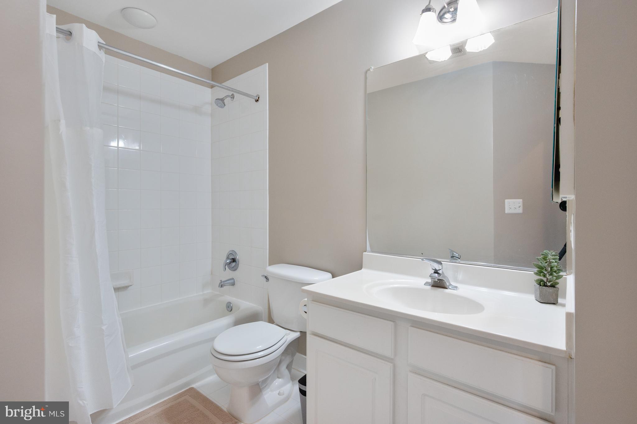 POTOMAC LAKES - Residential