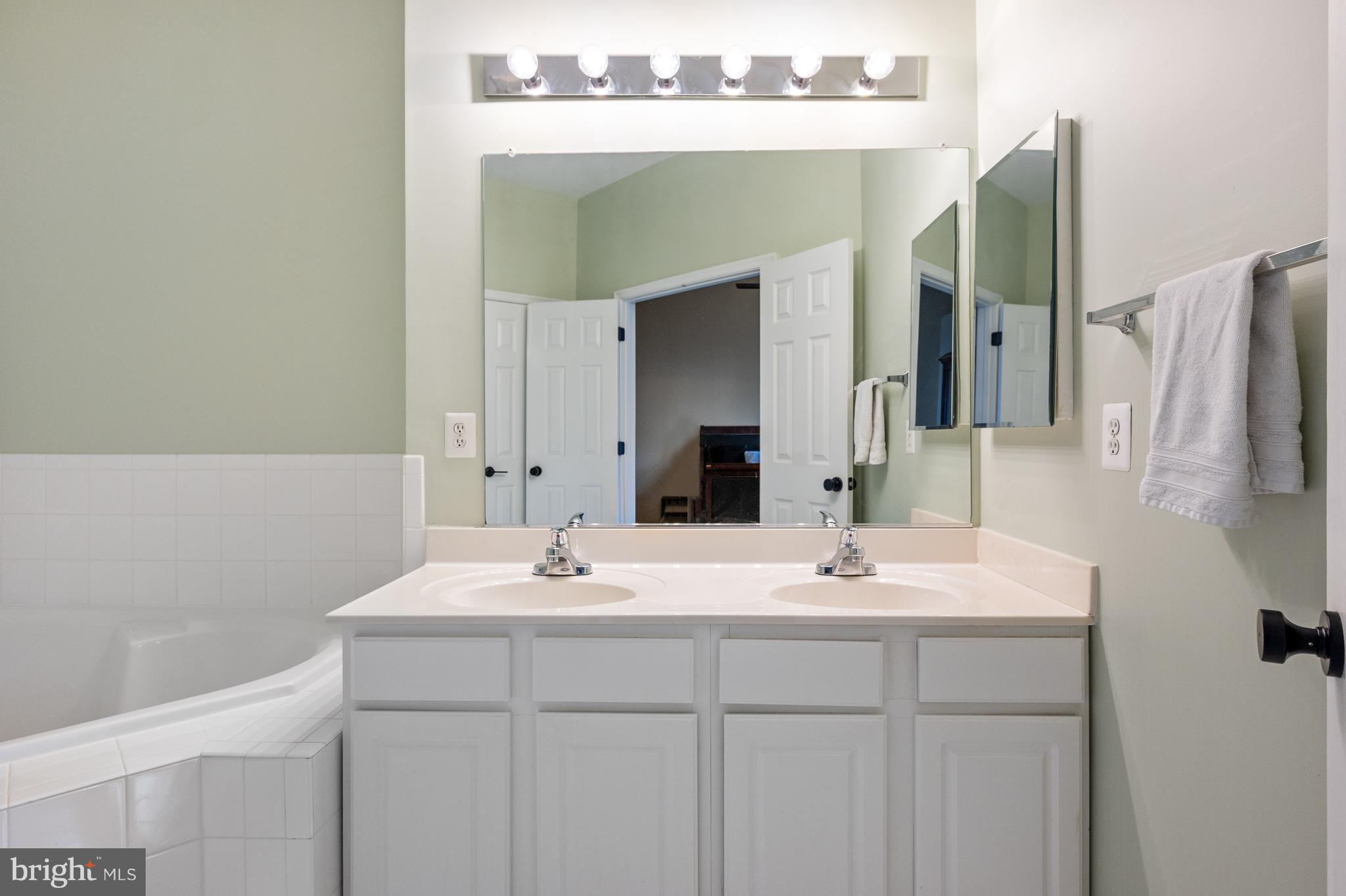 POTOMAC LAKES - Residential