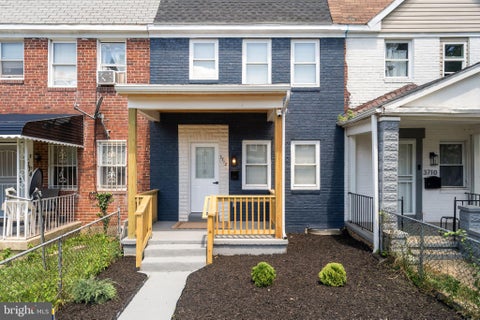 Townhouse For Sale - 3712 Arcadia Avenue<br/> BALTIMORE, MD 21215