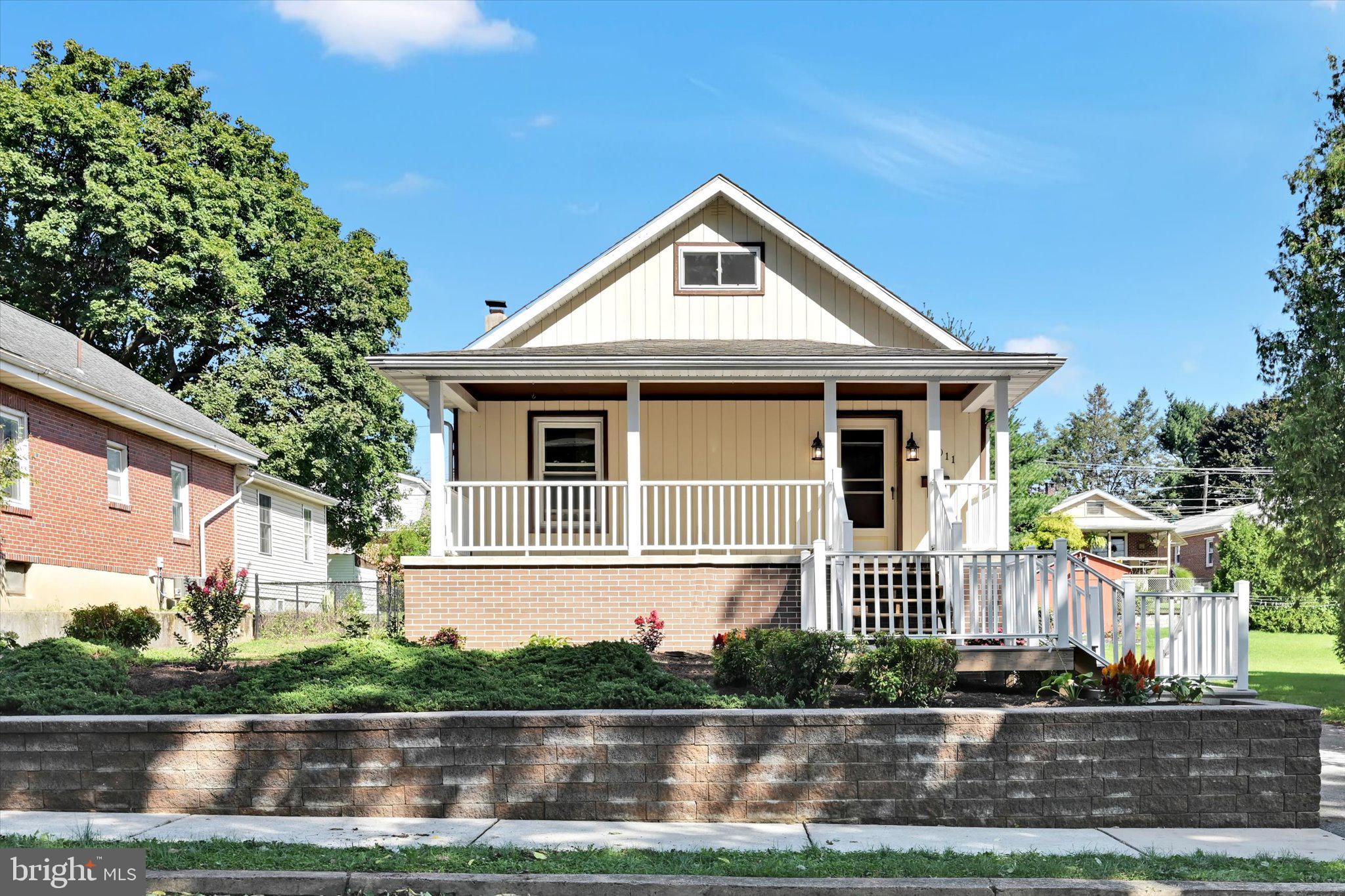 2011 READING AVENUE
