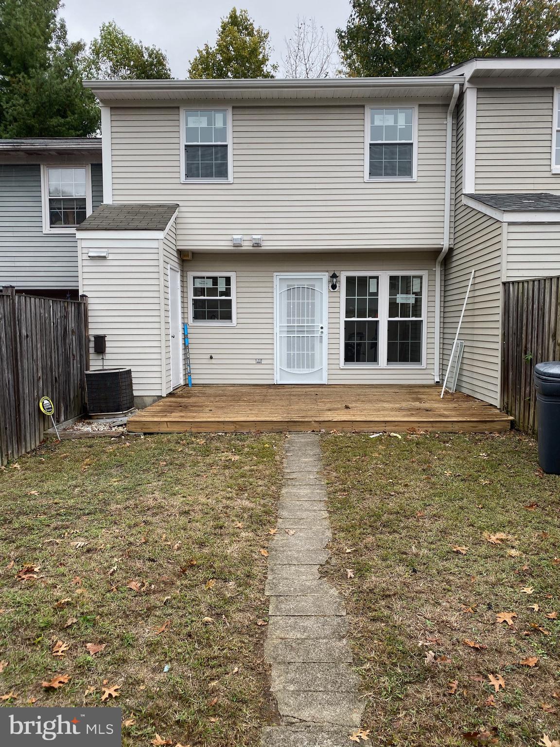 SAINT CHARLES - Residential Lease