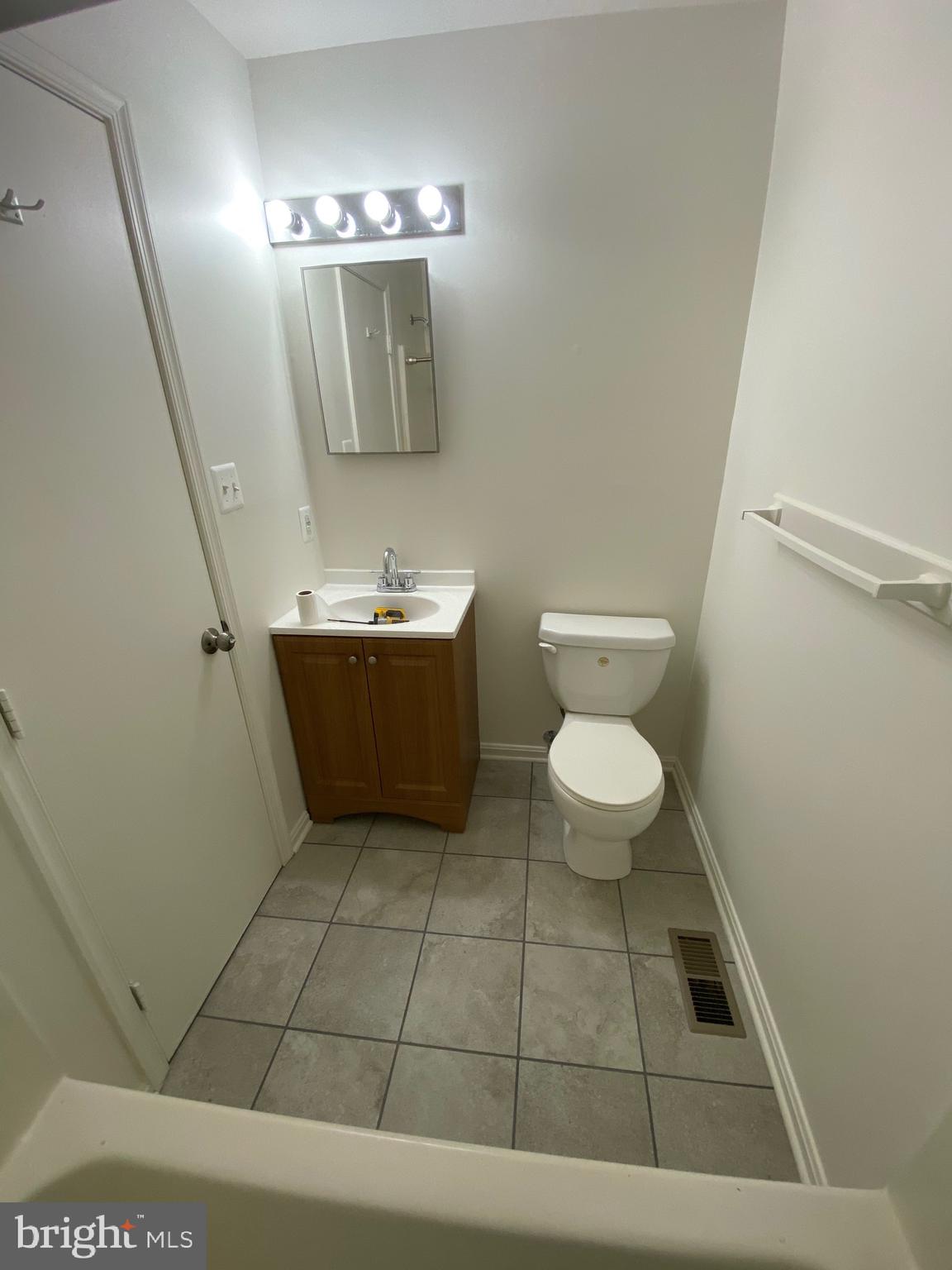 SAINT CHARLES - Residential Lease