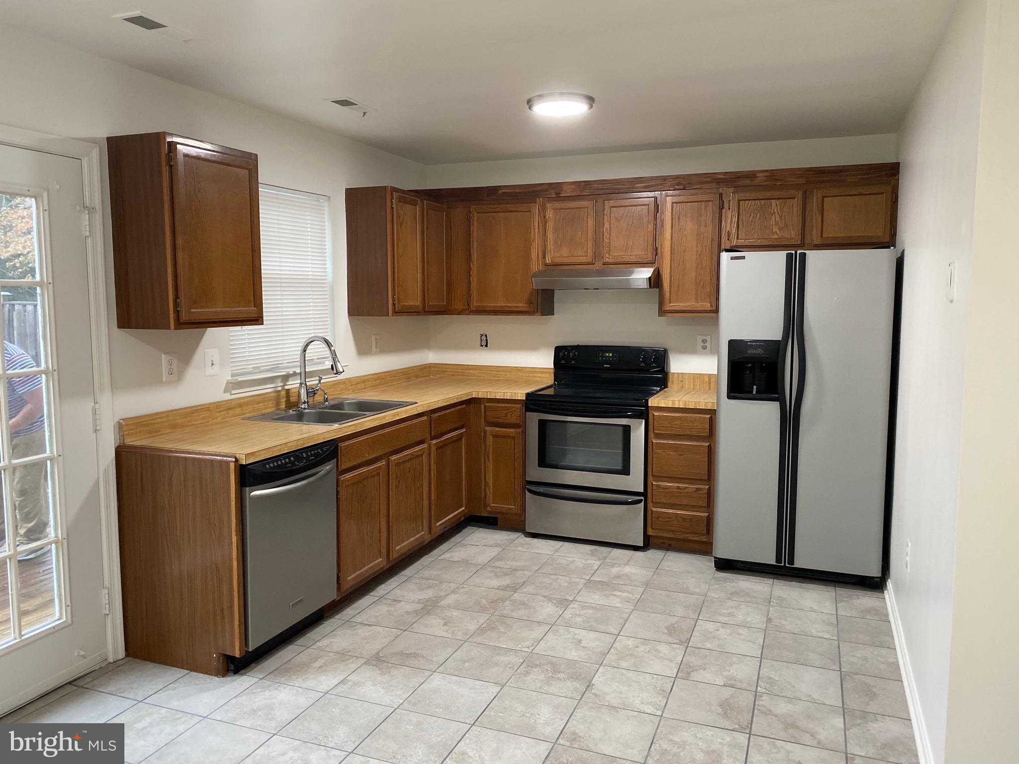 SAINT CHARLES - Residential Lease