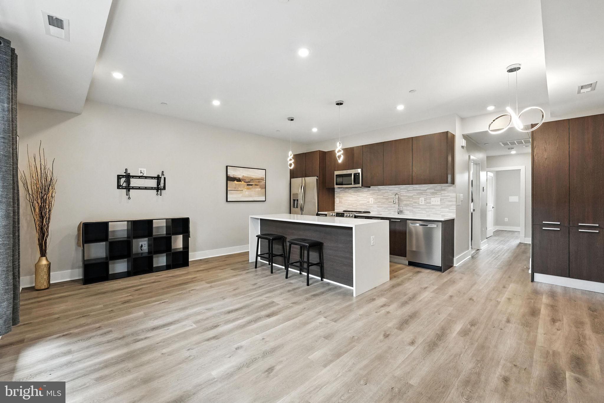 1114 SOUTH HIGHLAND 1