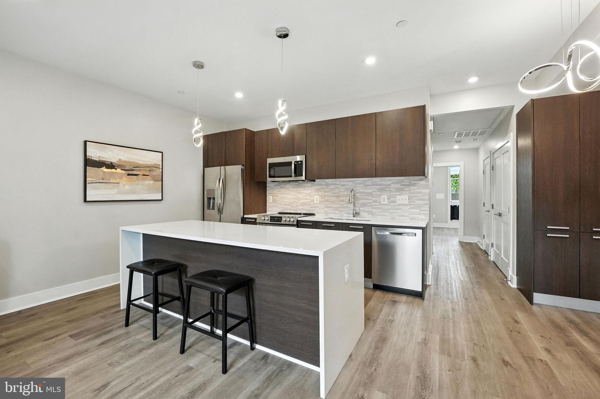 1114 SOUTH HIGHLAND 1