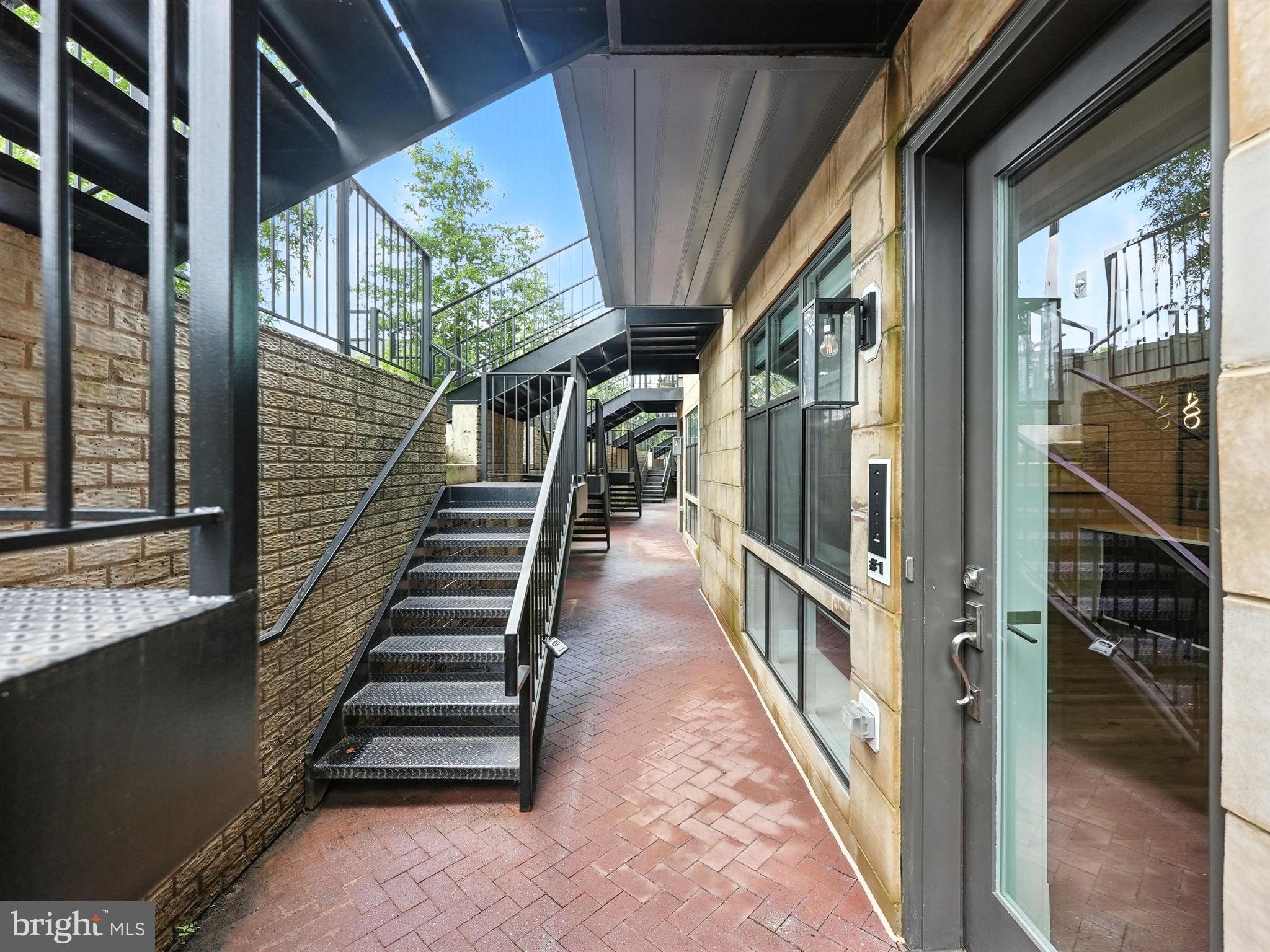 1114 SOUTH HIGHLAND 1