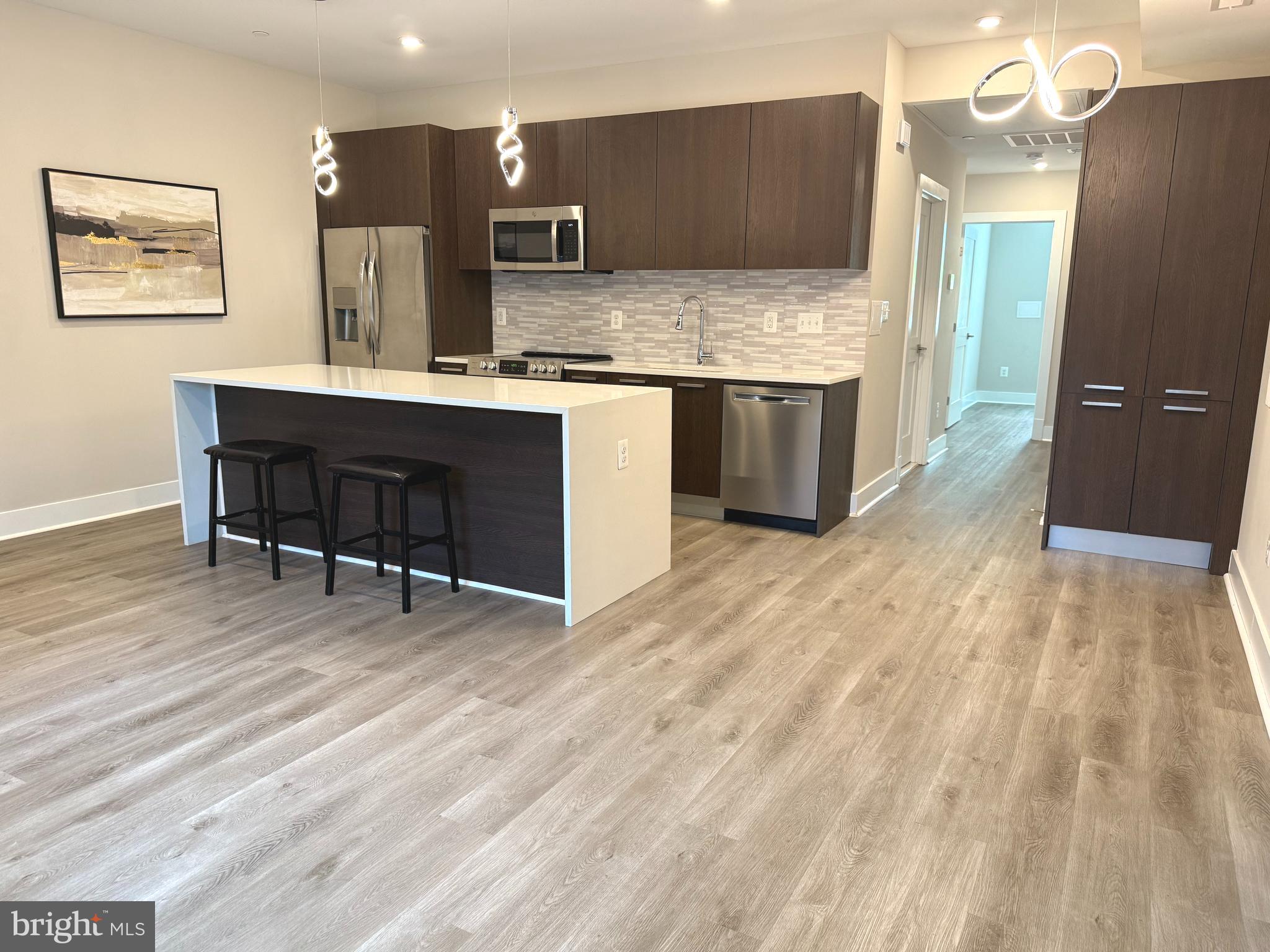 1114 SOUTH HIGHLAND 1
