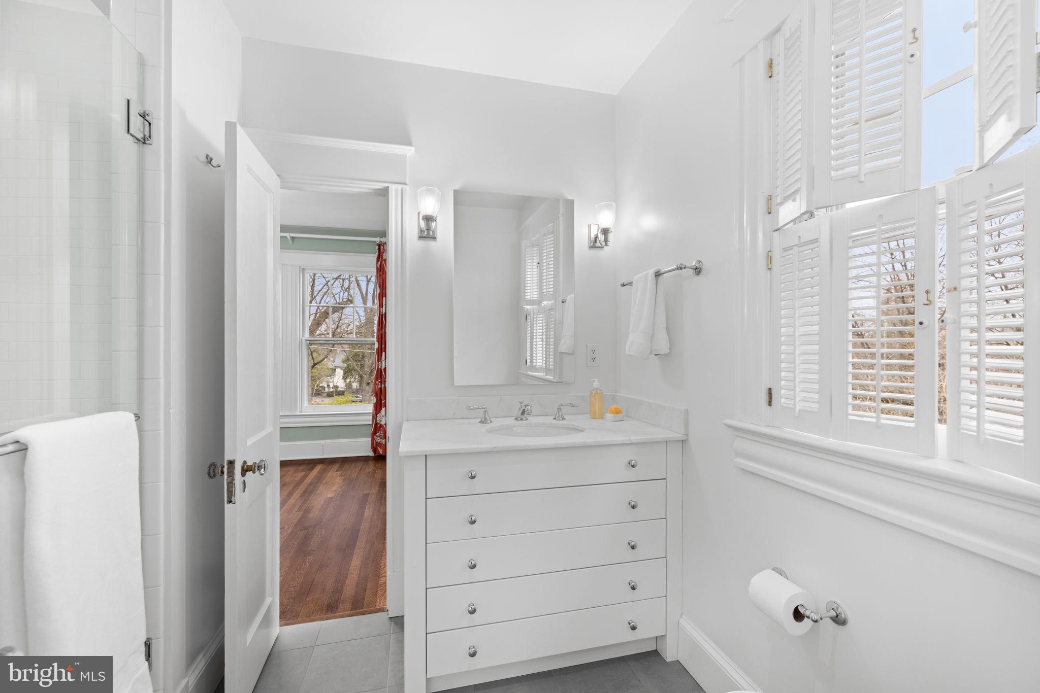 CHEVY CHASE - Residential