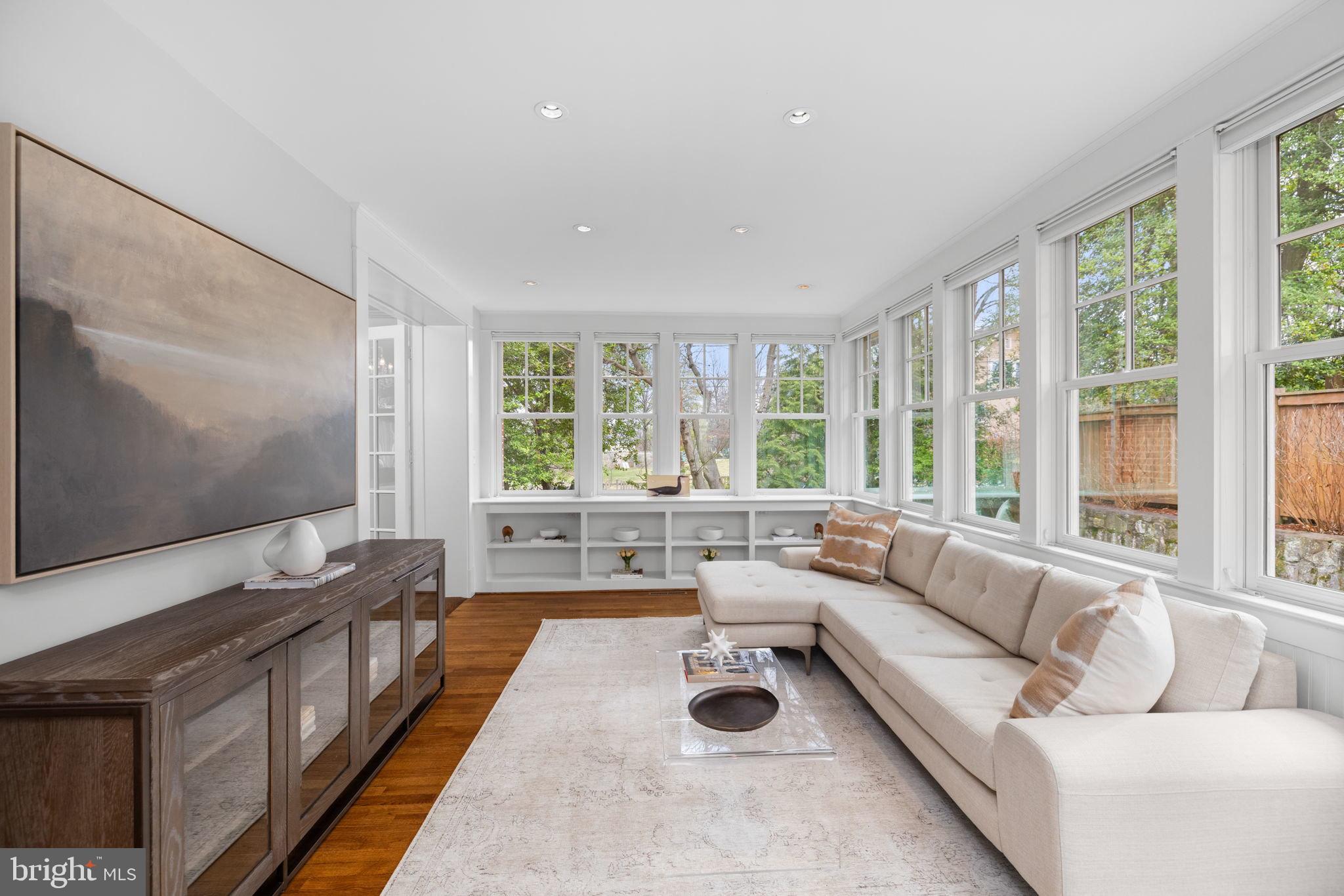 CHEVY CHASE - Residential