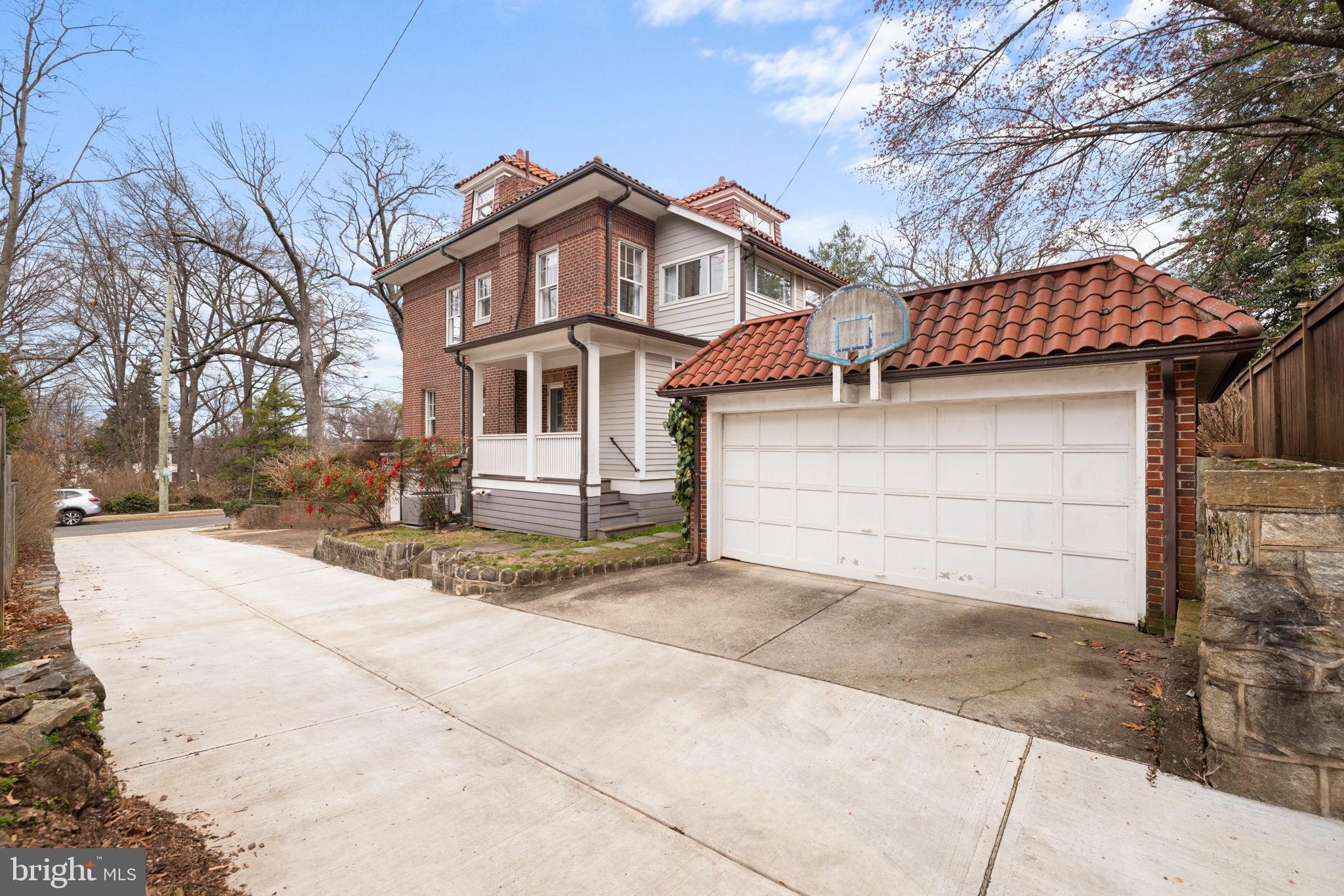 CHEVY CHASE - Residential