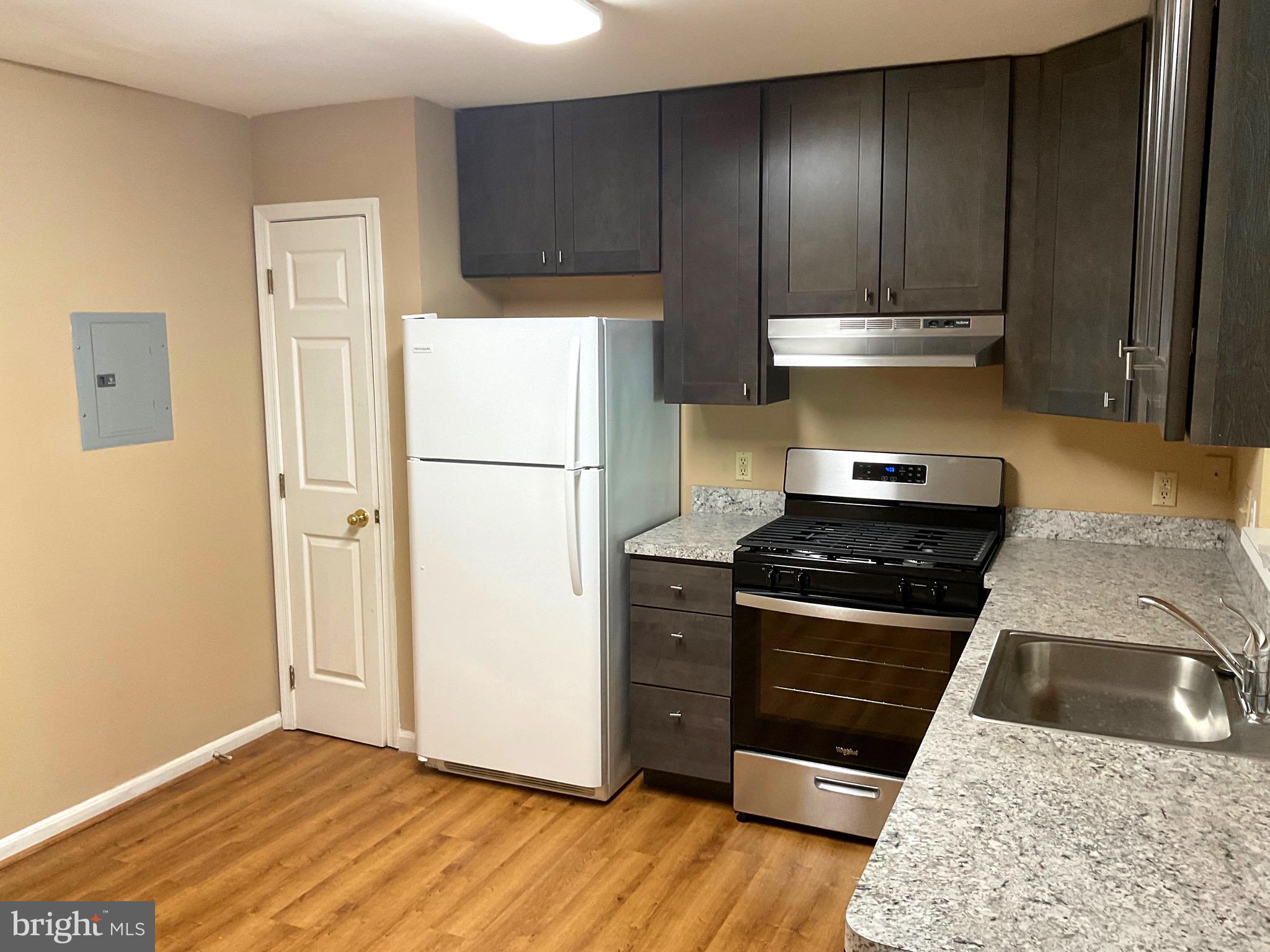 AVINGTON PARK - Residential Lease