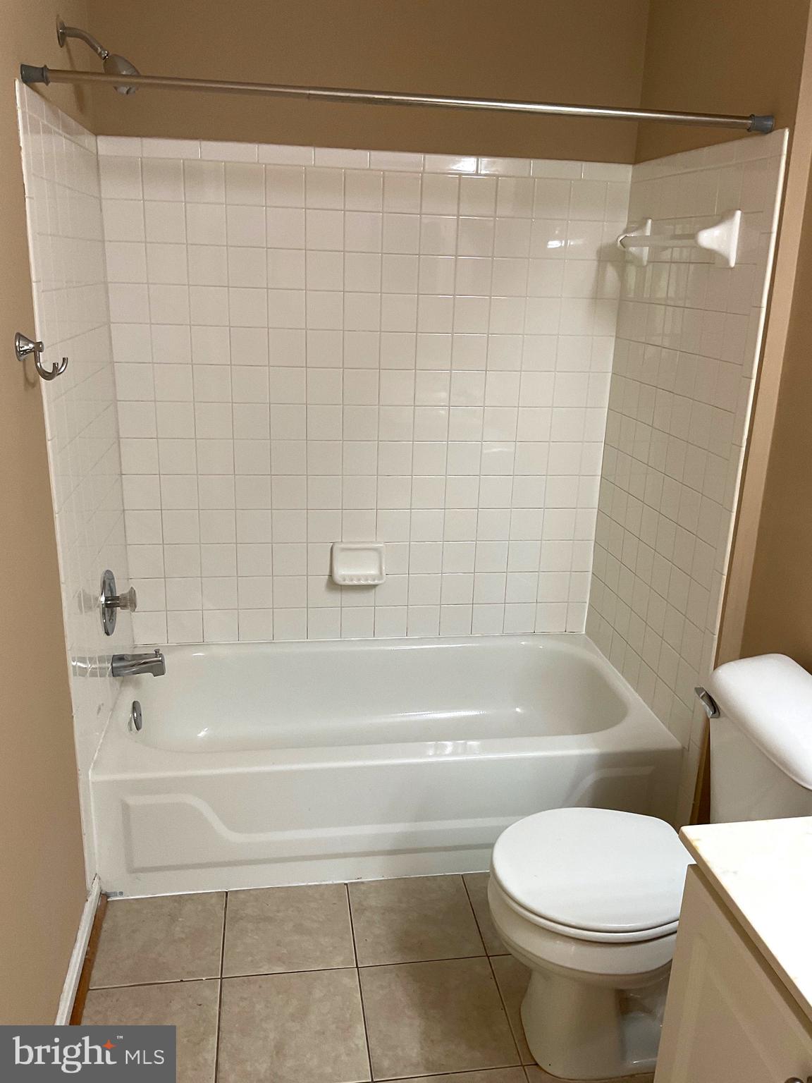 AVINGTON PARK - Residential Lease