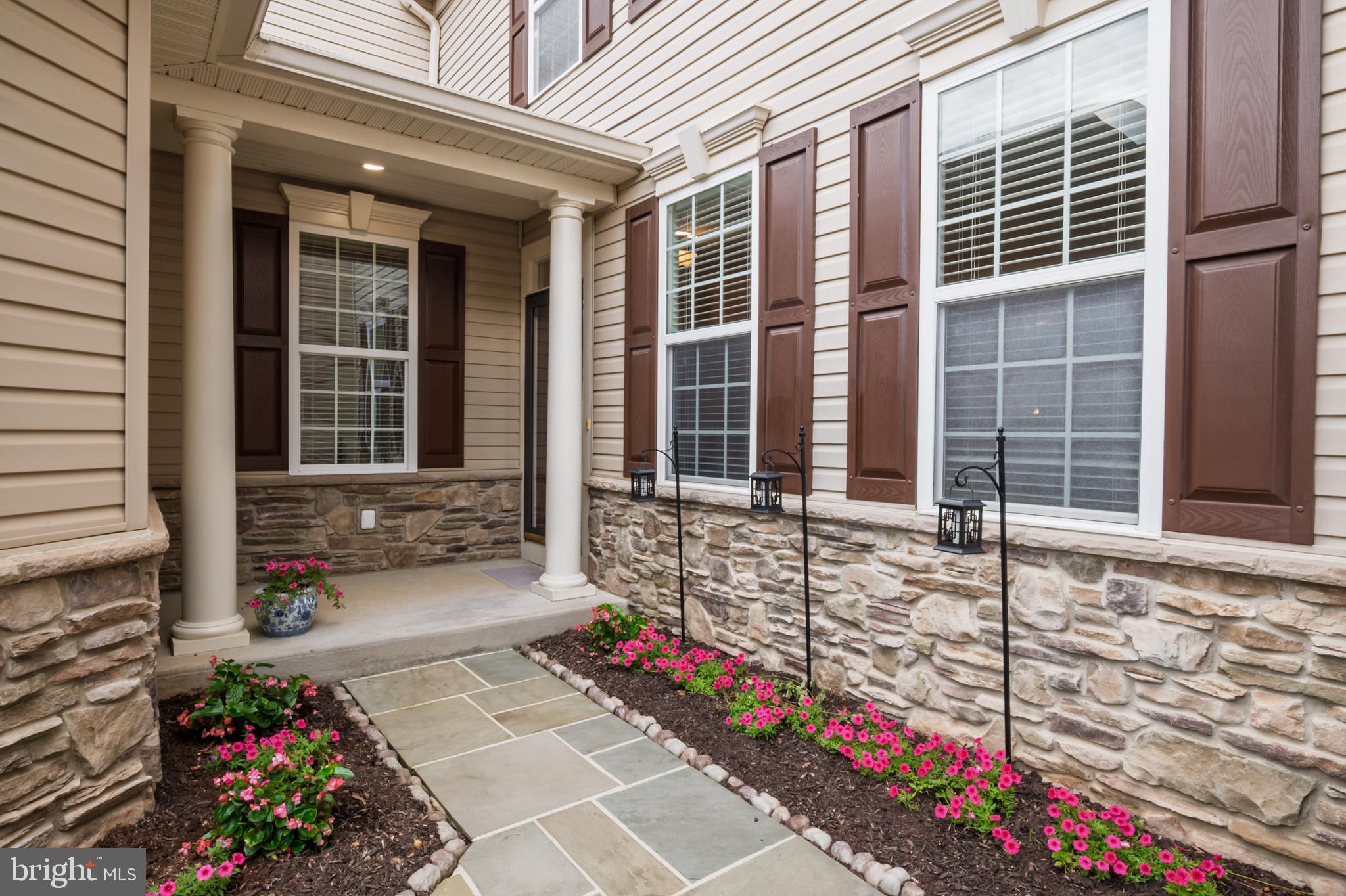 7662 PORCELAIN TILE COURT