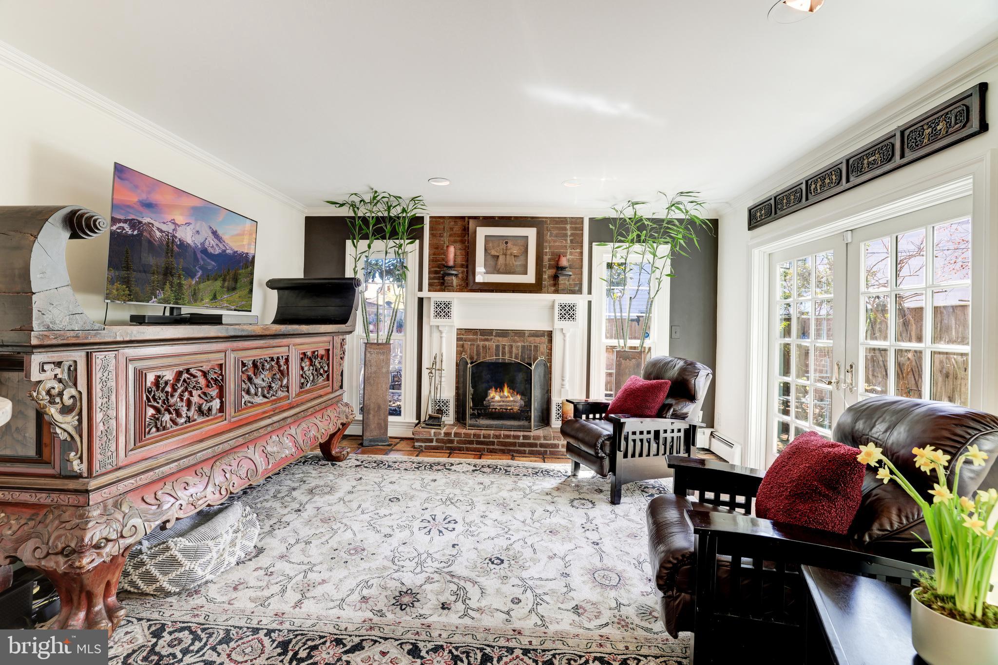 OLD TOWN ALEXANDRIA - Residential