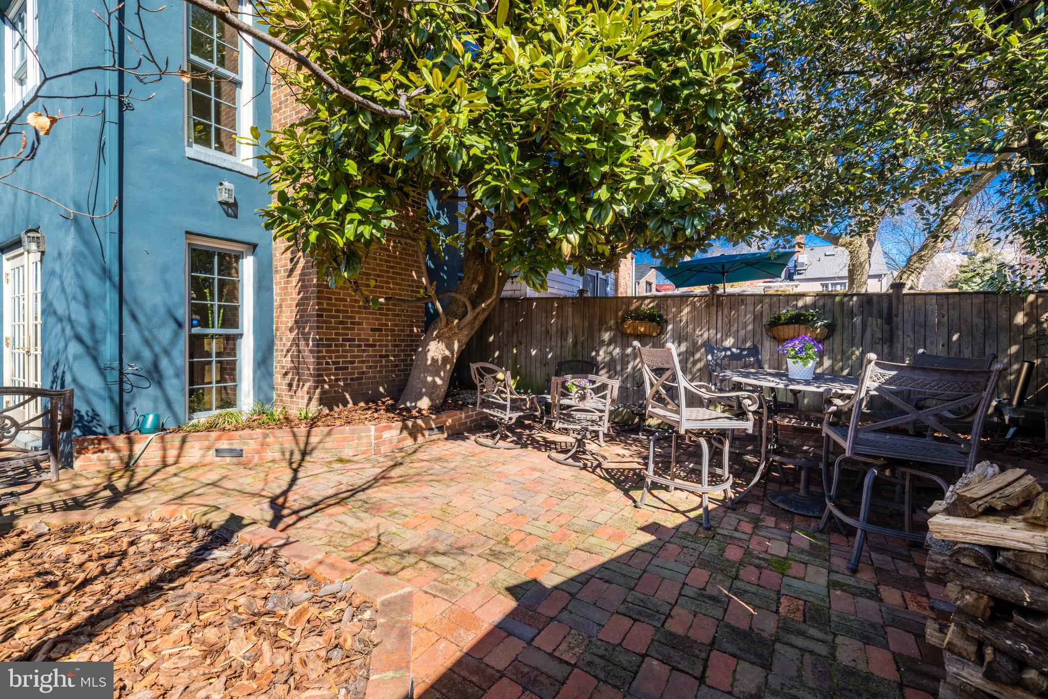 OLD TOWN ALEXANDRIA - Residential